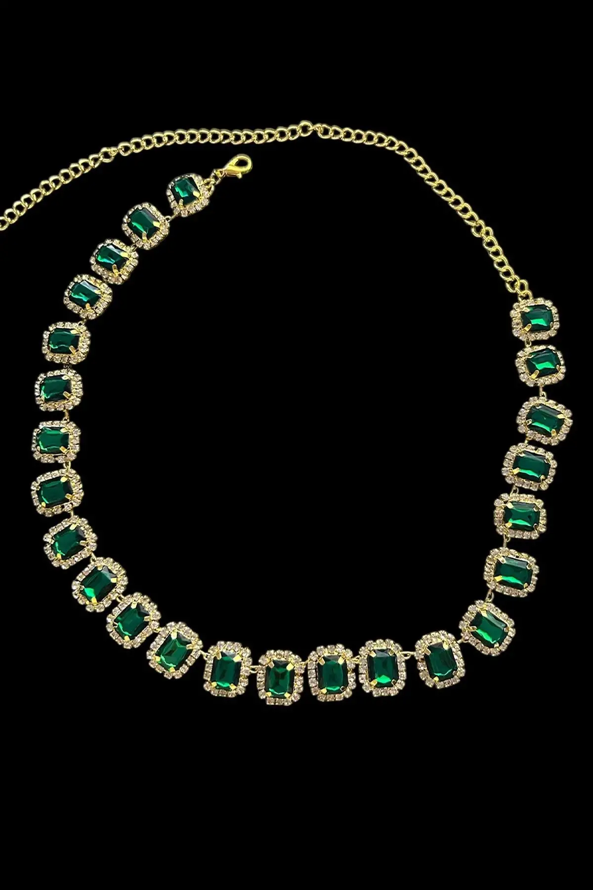 Altın Renk Yeşil Taş Detaylı Tasarım Abiye Kolye