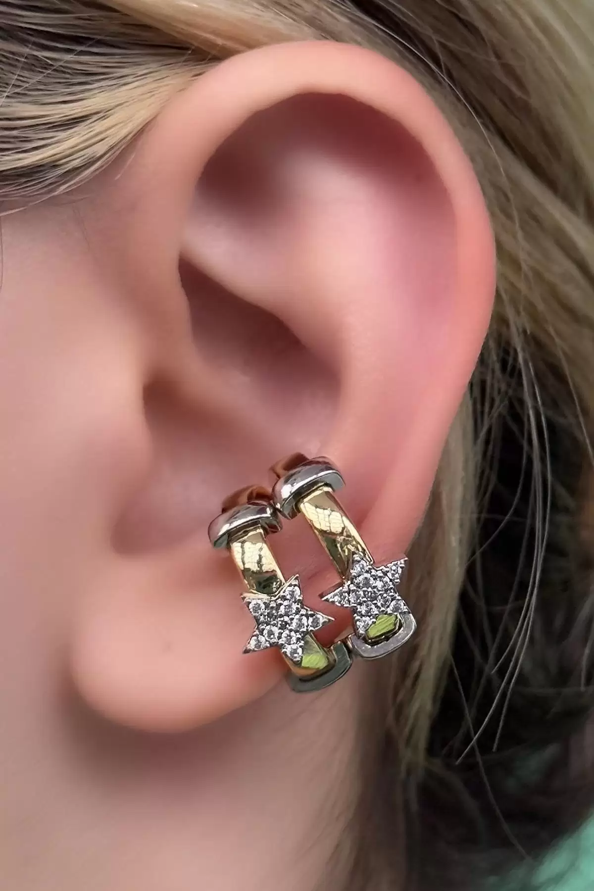 Altın Renk Yıldız Detaylı Taşlı Ear Cuff Küpe (Çift)