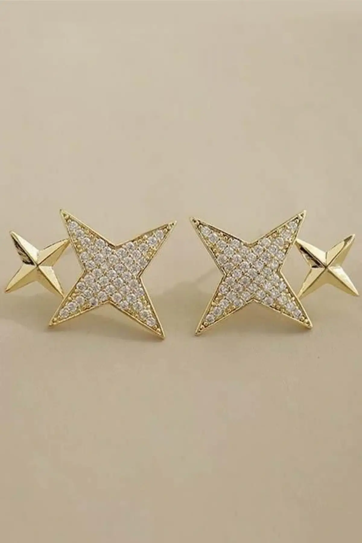 Altın Renk Yıldız Figürlü 14K Altın Kaplama Küpe (Çift)