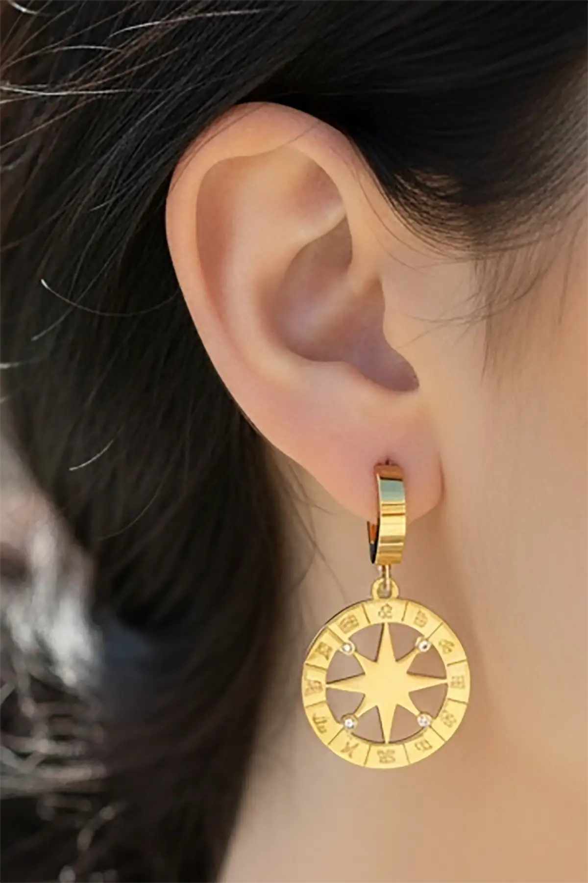 Altın Renk Yıldız Figürlü Çelik Küpe (Çift)