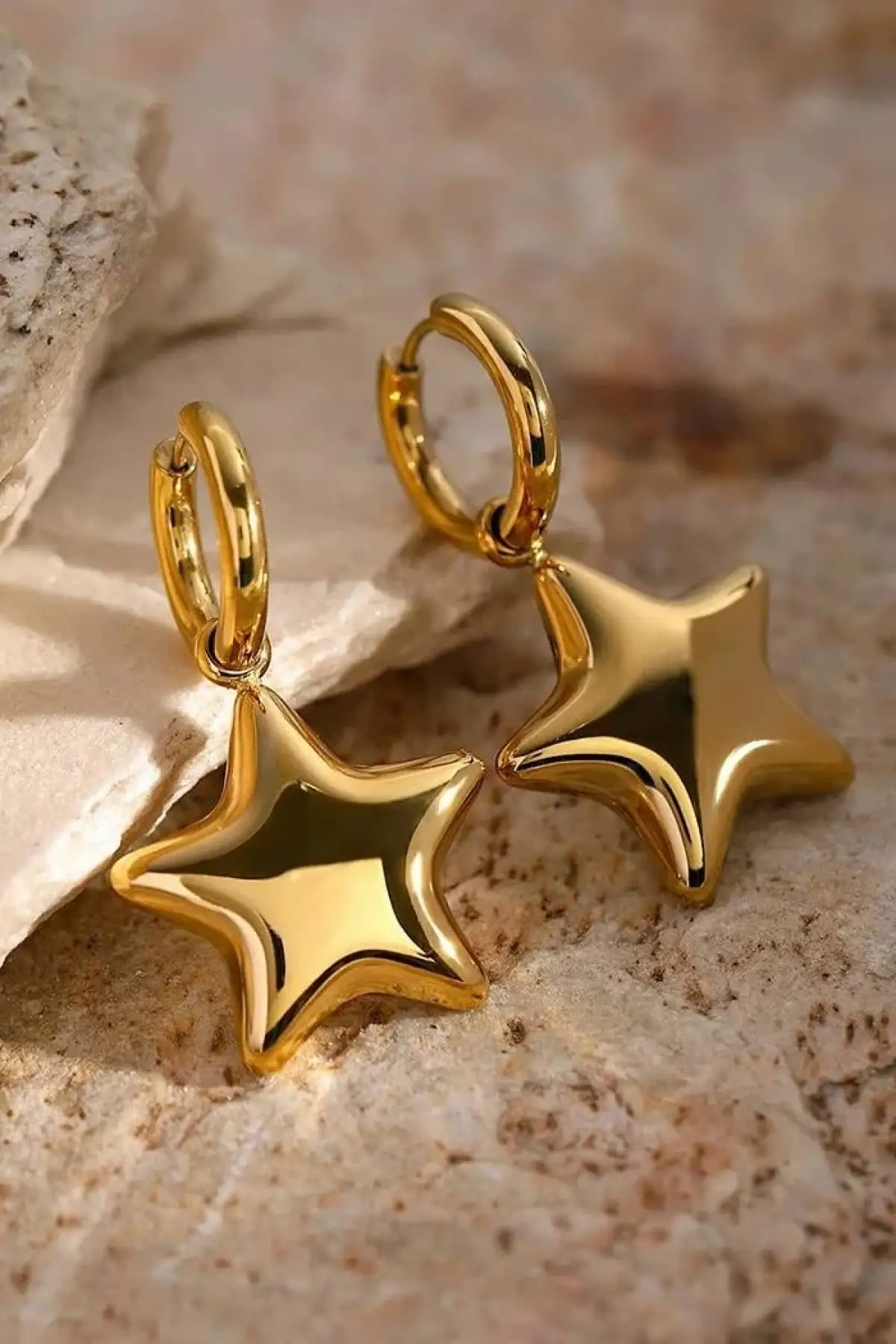 Altın Renk Yıldız Figürlü Çelik Küpe (Çift)