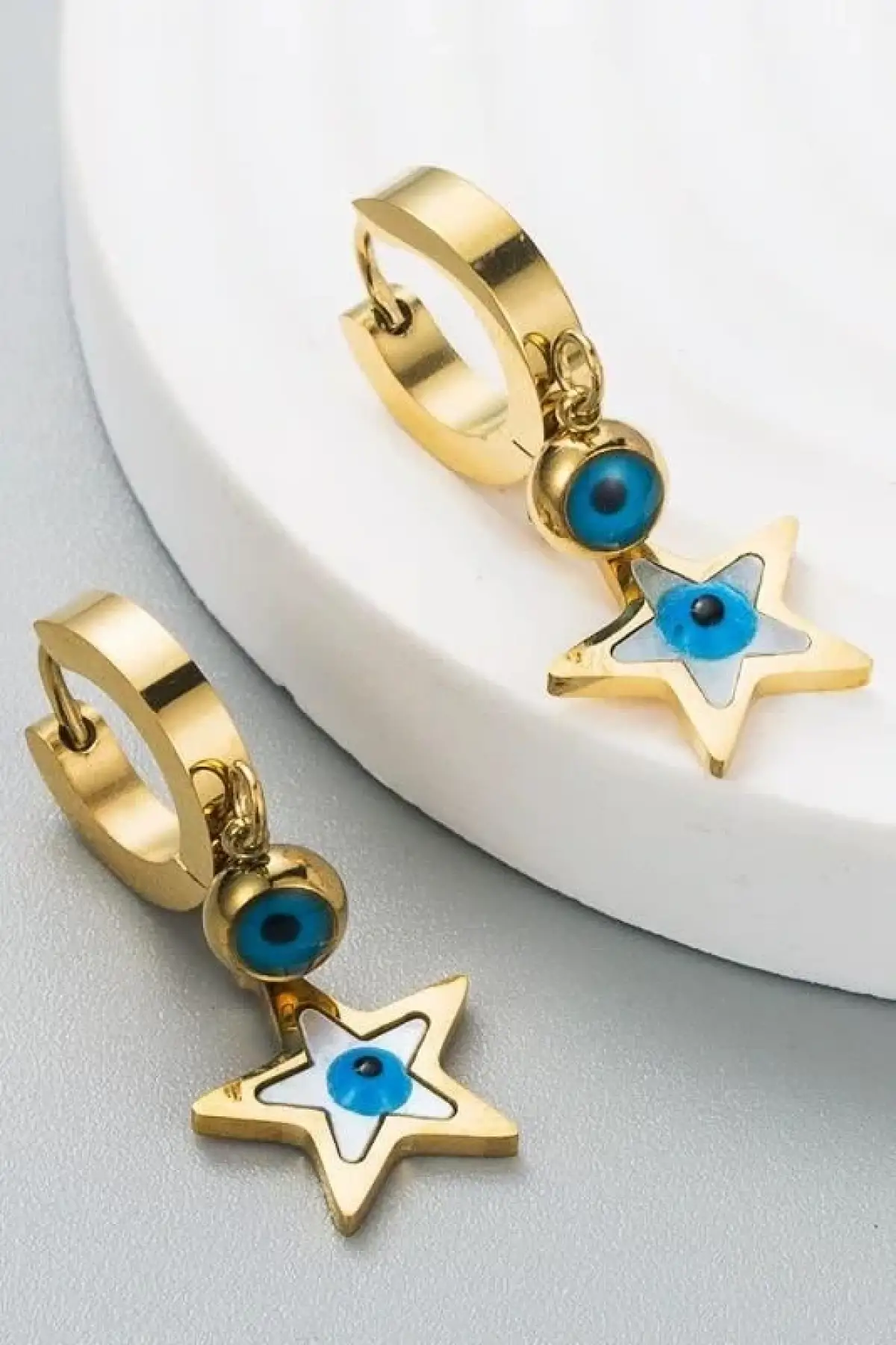 Altın Renk Yıldız Figürlü Çelik Küpe (Çift)