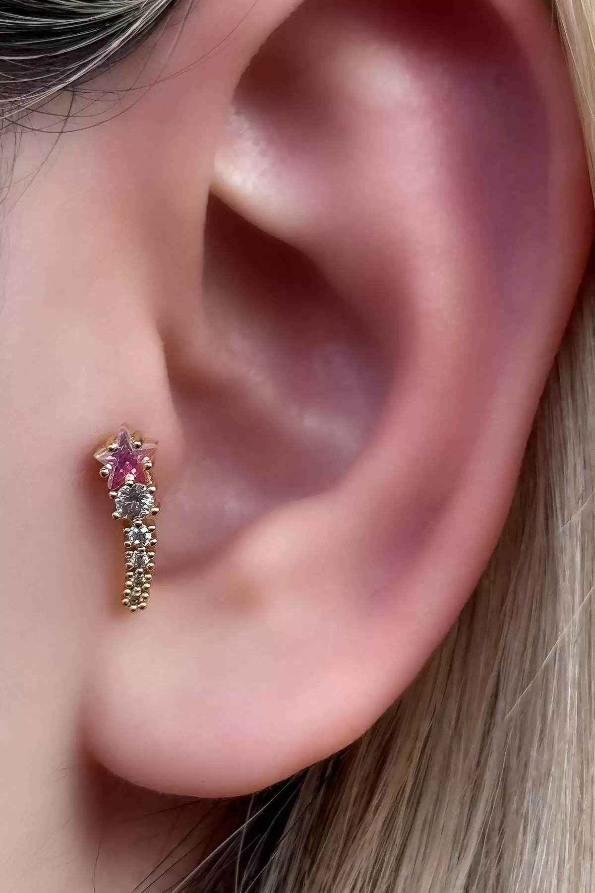 Altın Renk Yıldız Figürlü Çelik Tragus/Kıkırdak Küpe/Piercing (Tek)