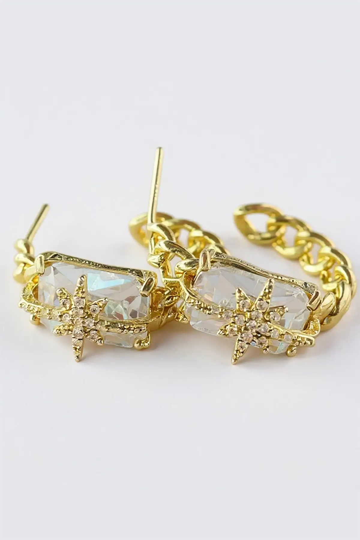 Altın Renk Yıldız Figürlü Taş Detaylı  14K Altın Kaplama Küpe (Çift)