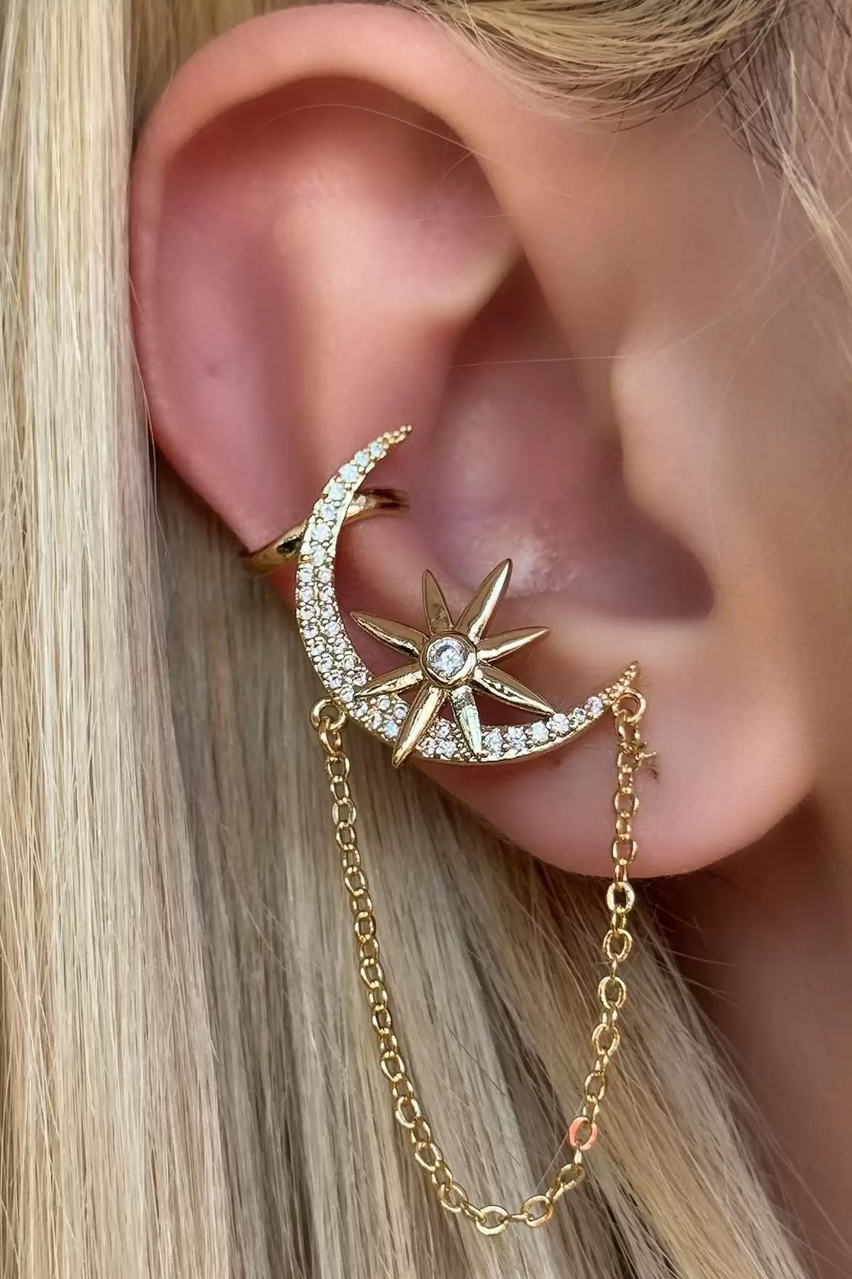 Altın Renk Yıldız Figürlü Taş Detaylı Ear Cuff (Çift)