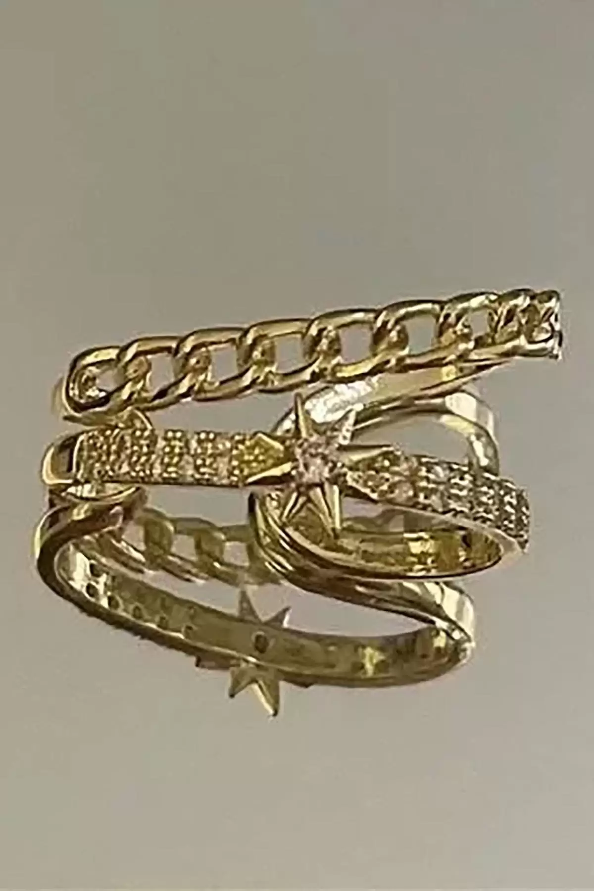 Altın Renk Yıldız Figürlü Taş Detaylı Ear Cuff (Tek)