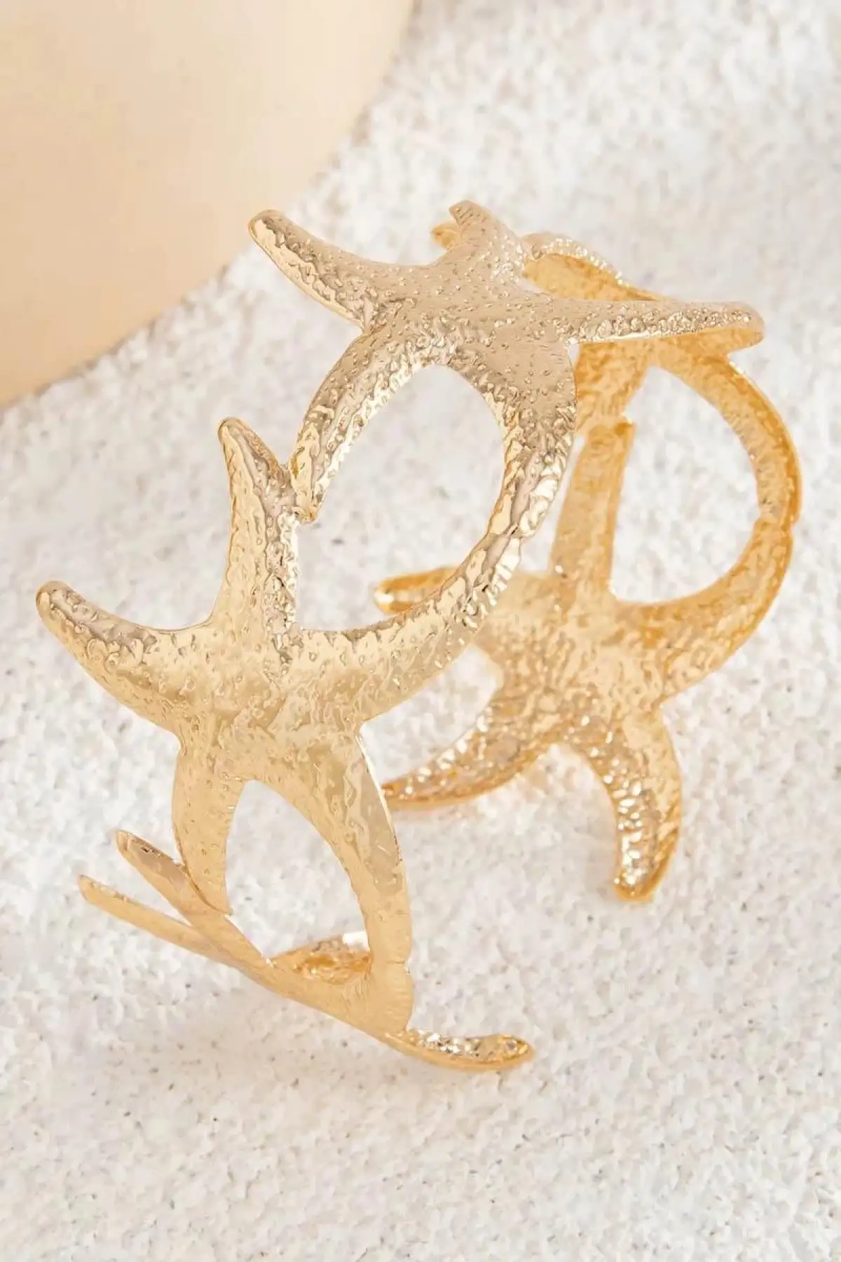 Altın Renk Yıldız Figürlü Tasarım Bileklik Kol Aksesuarı