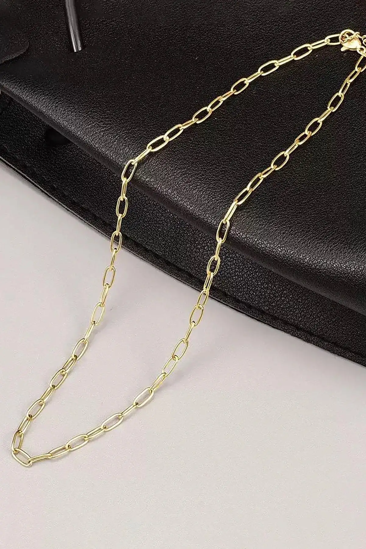 Altın Renk Zincir Detaylı Unisex Çelik Kolye