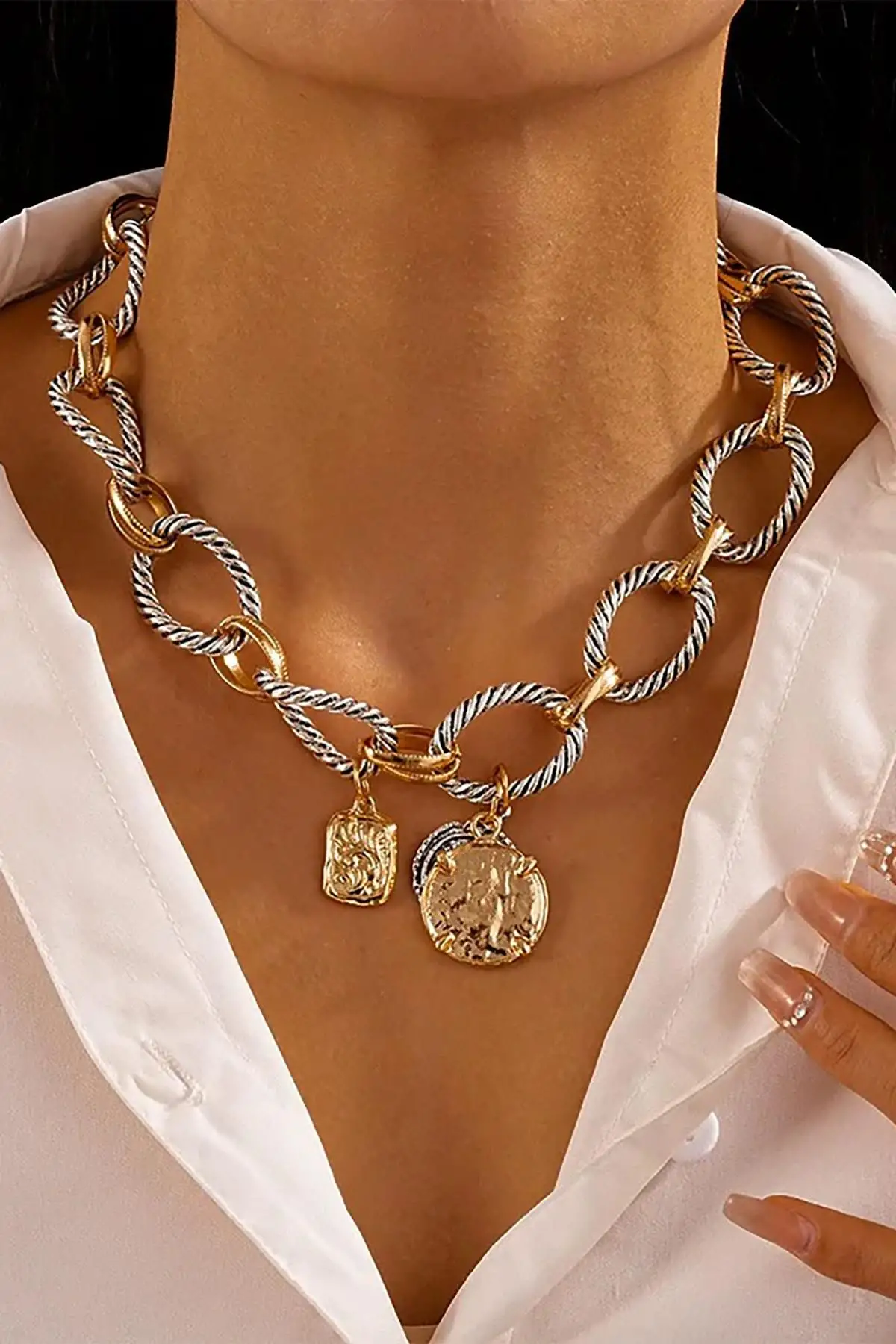 Altın Ve Gümüş Renk Karışık Figürlü Tasarım Kolye