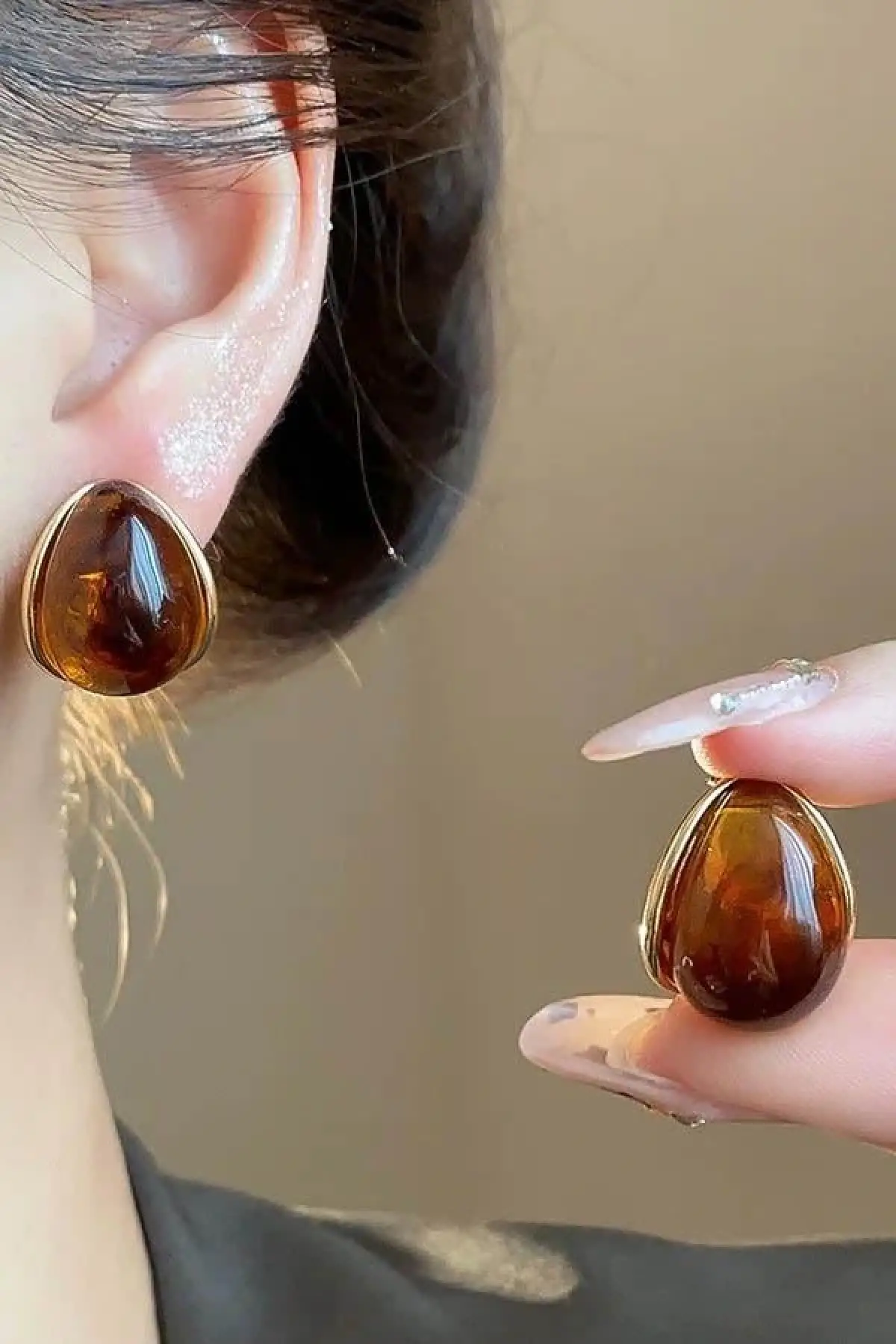 Altın Ve Kahve Renk Taş Detaylı Küpe (Çift)