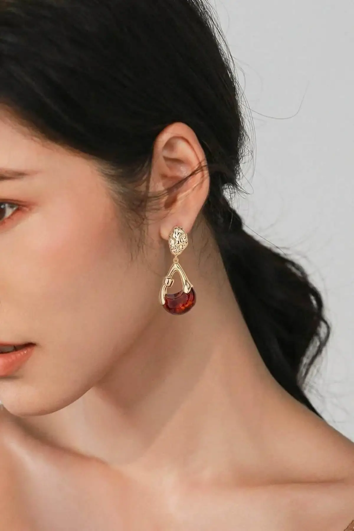 Altın Ve Kahve Renk Taş Detaylı Küpe (Çift)