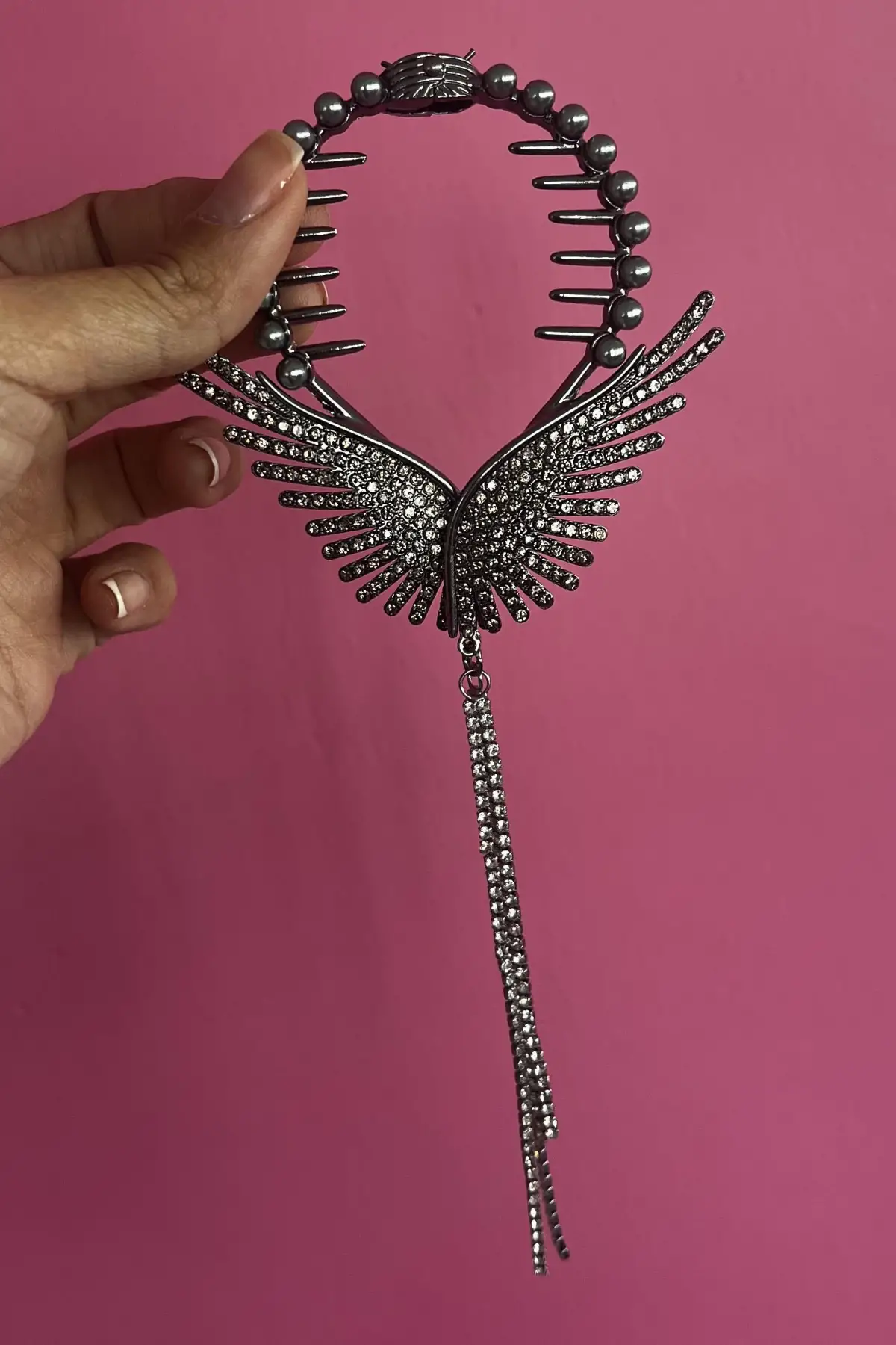 Antrasit Renk Melek Kanadı Figürlü İnci Ve Taş Detaylı Topuz Toka