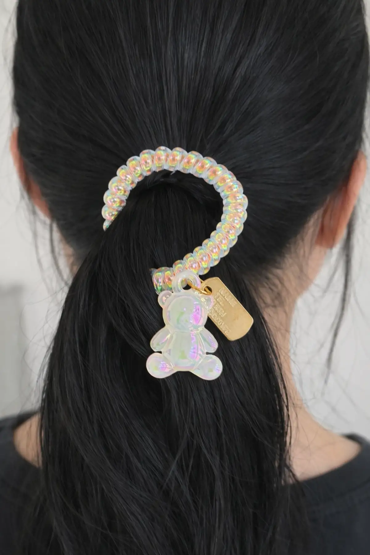 Beyaz Renk Ayıcık Detaylı Helezon Toka