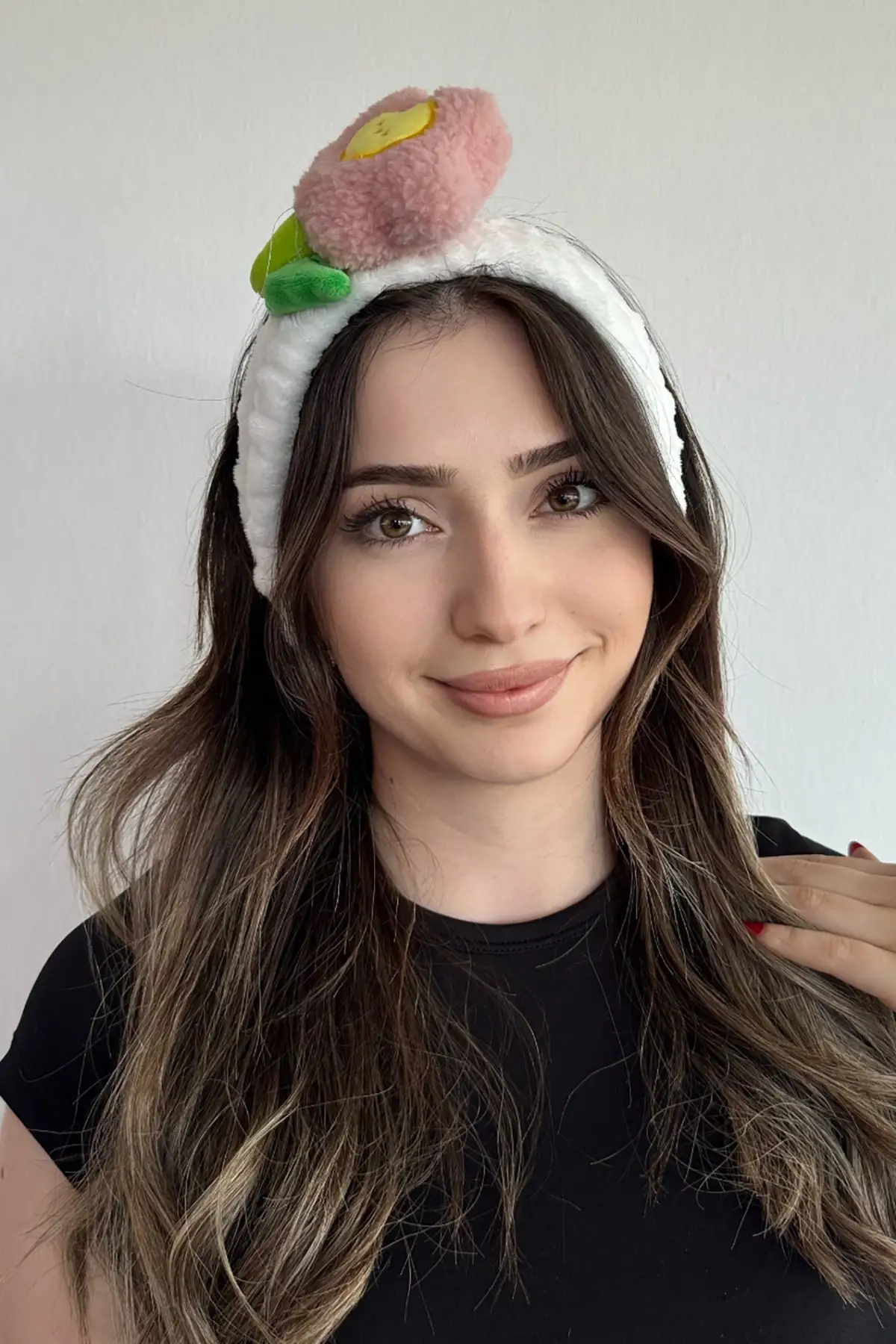 Beyaz Renk Çiçek Figürlü Peluş Saç Bandı