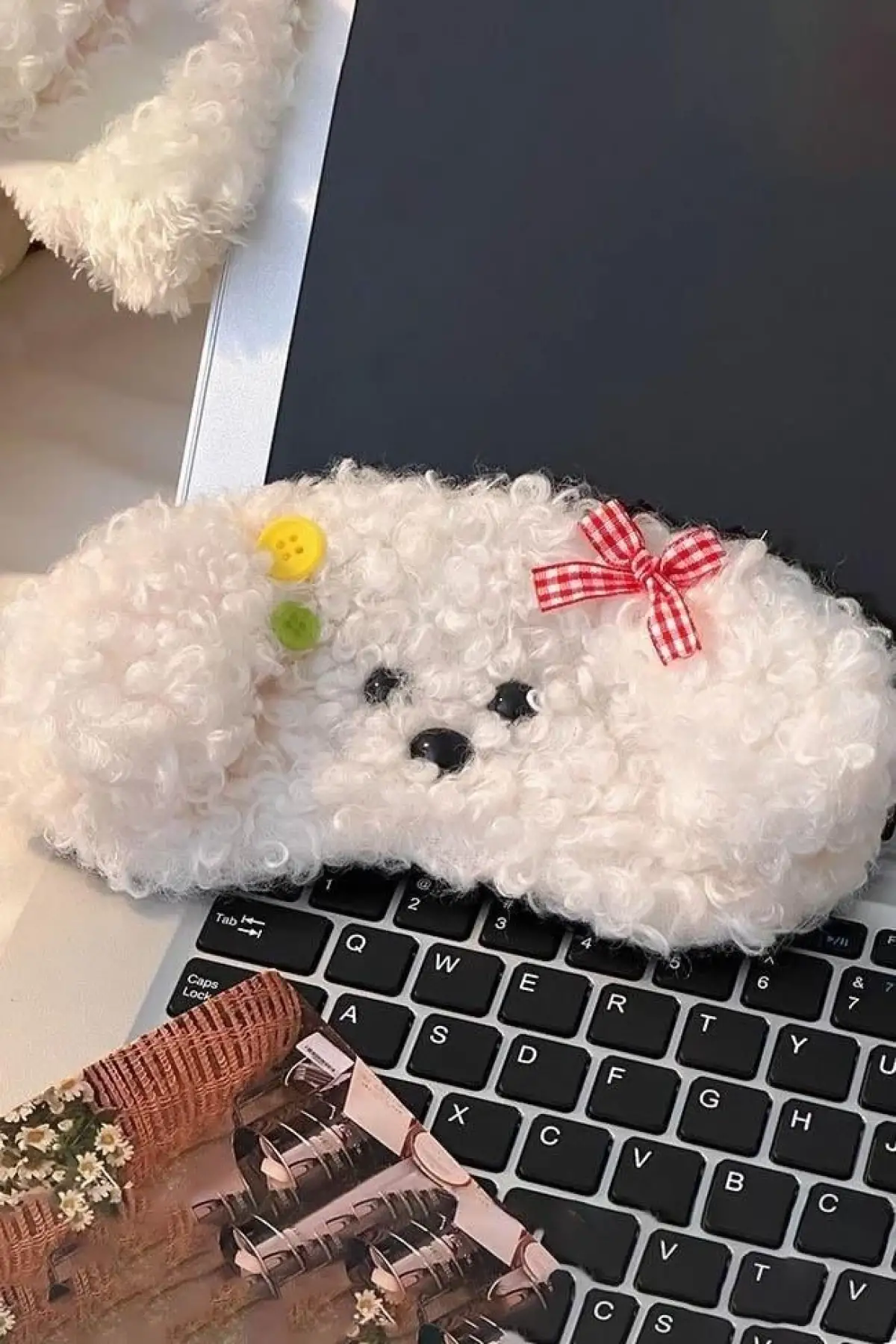 Beyaz Renk Köpek Figürlü Peluş Uyku Bandı