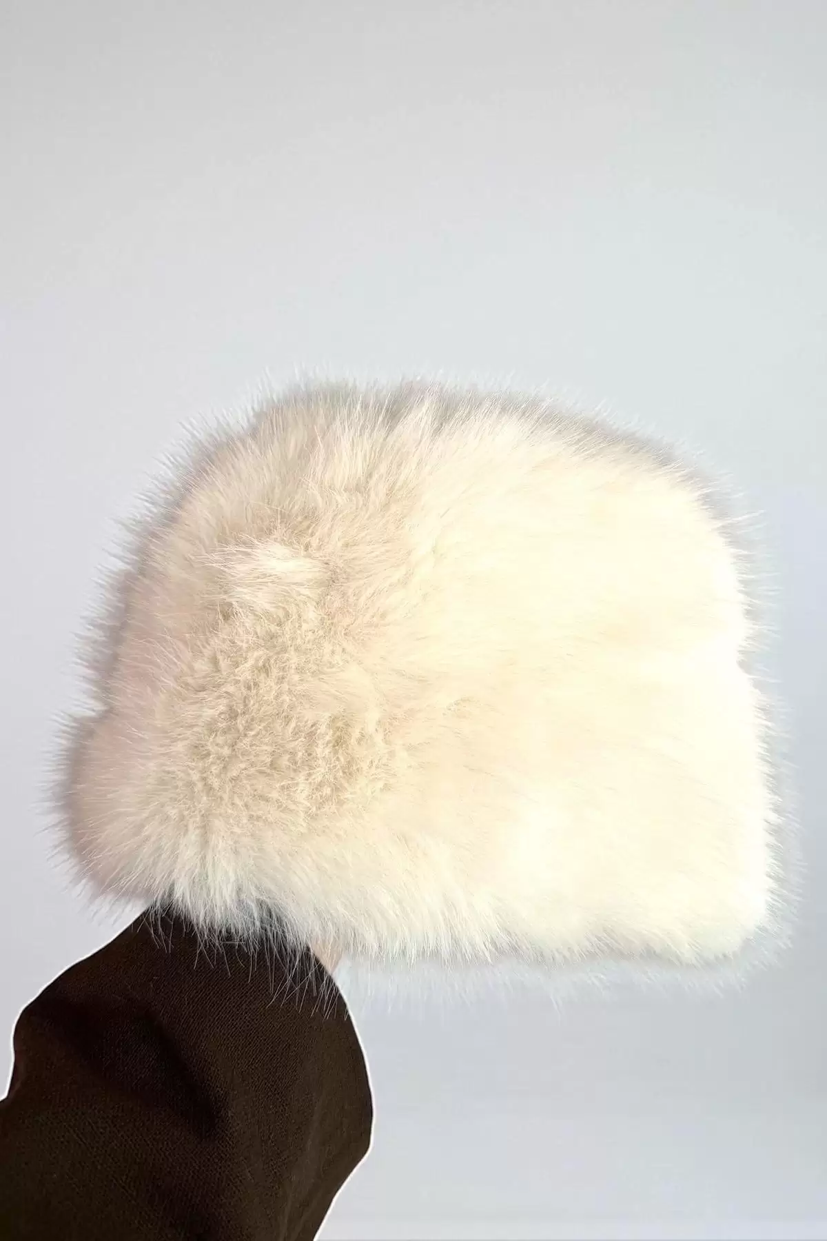 Beyaz Renk Peluş Şapka