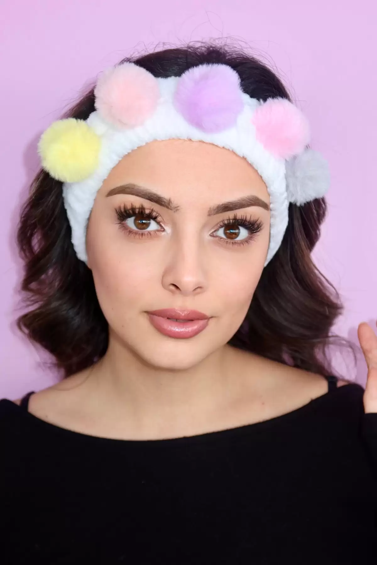 Beyaz Renk Ponpon Detaylı Peluş Saç Bandı