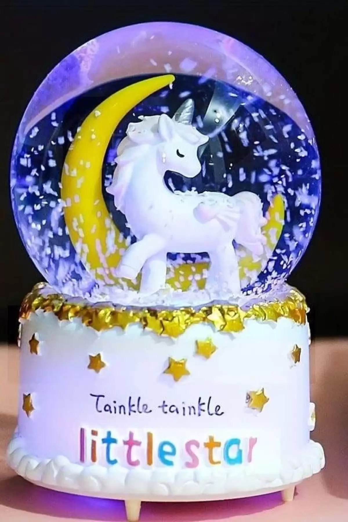 Beyaz Renk Unicorn Figürlü Müzikli Ve Işıklı Kar Küresi