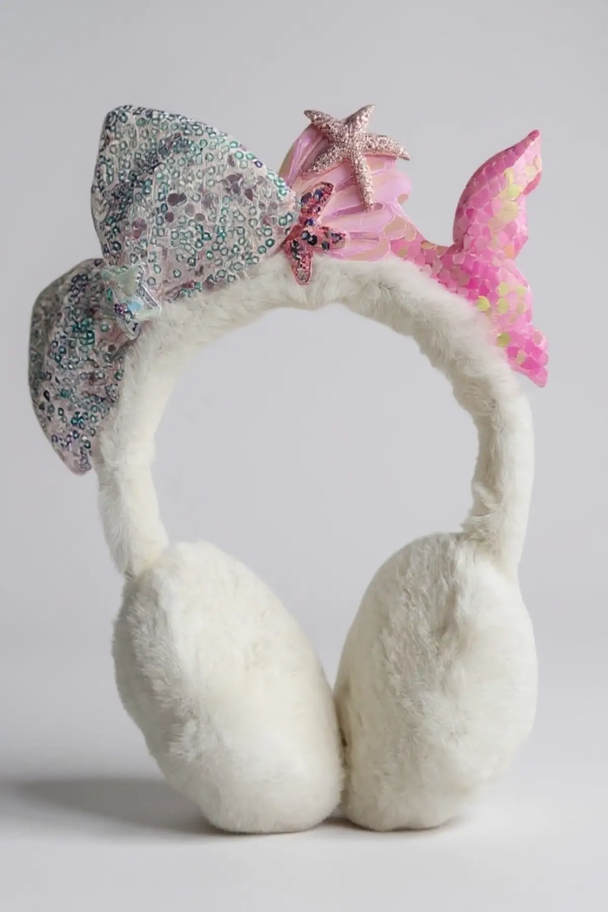 Beyaz Ve Pembe Renk Karışık Figürlü Peluş Kulaklık