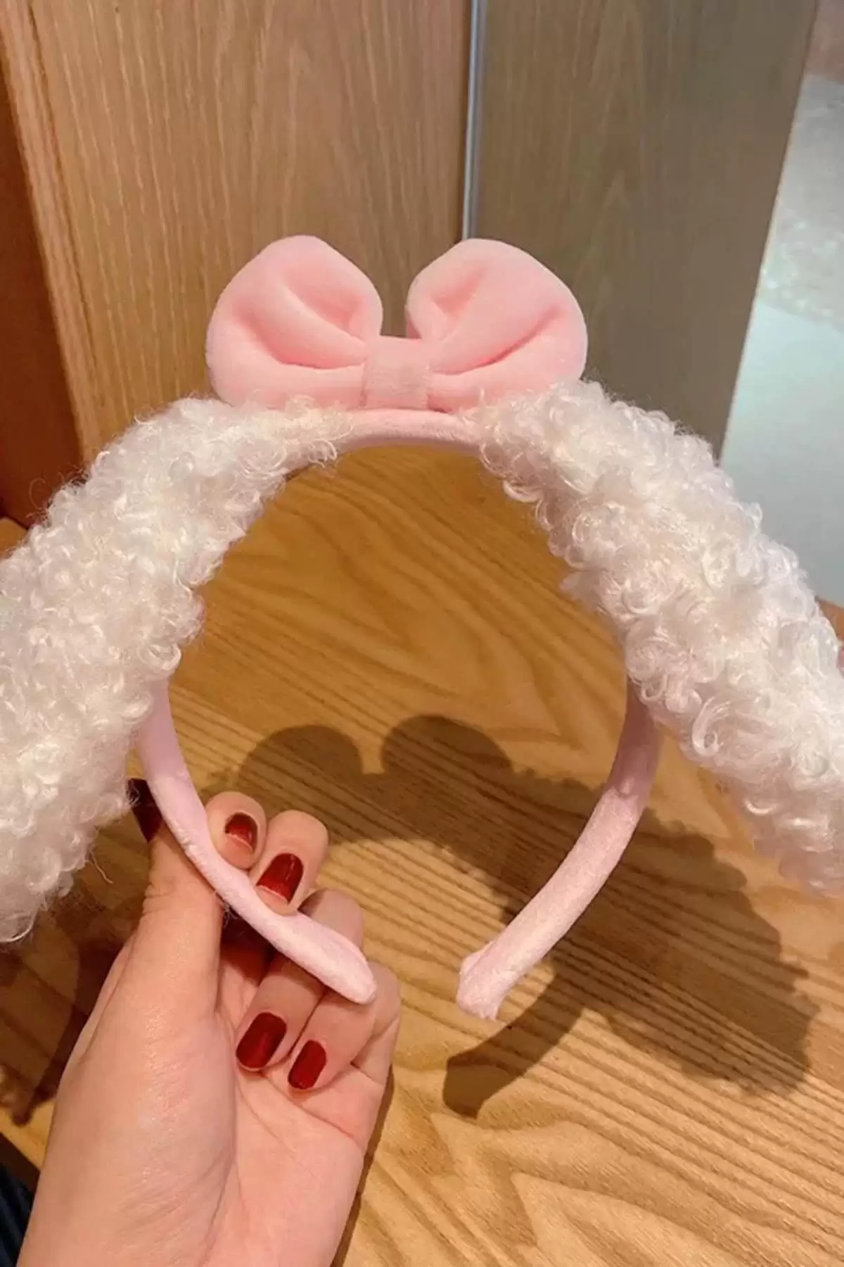 Beyaz Ve Pembe Renk Kurdele Figürlü Kulak Detaylı Peluş Taç