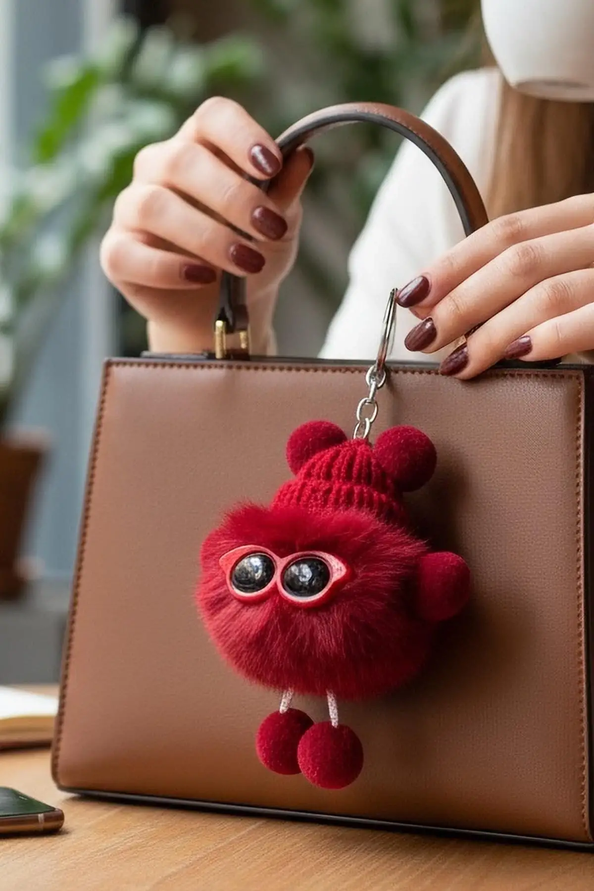 Bordo Renk Peluş Detaylı Anahtarlık