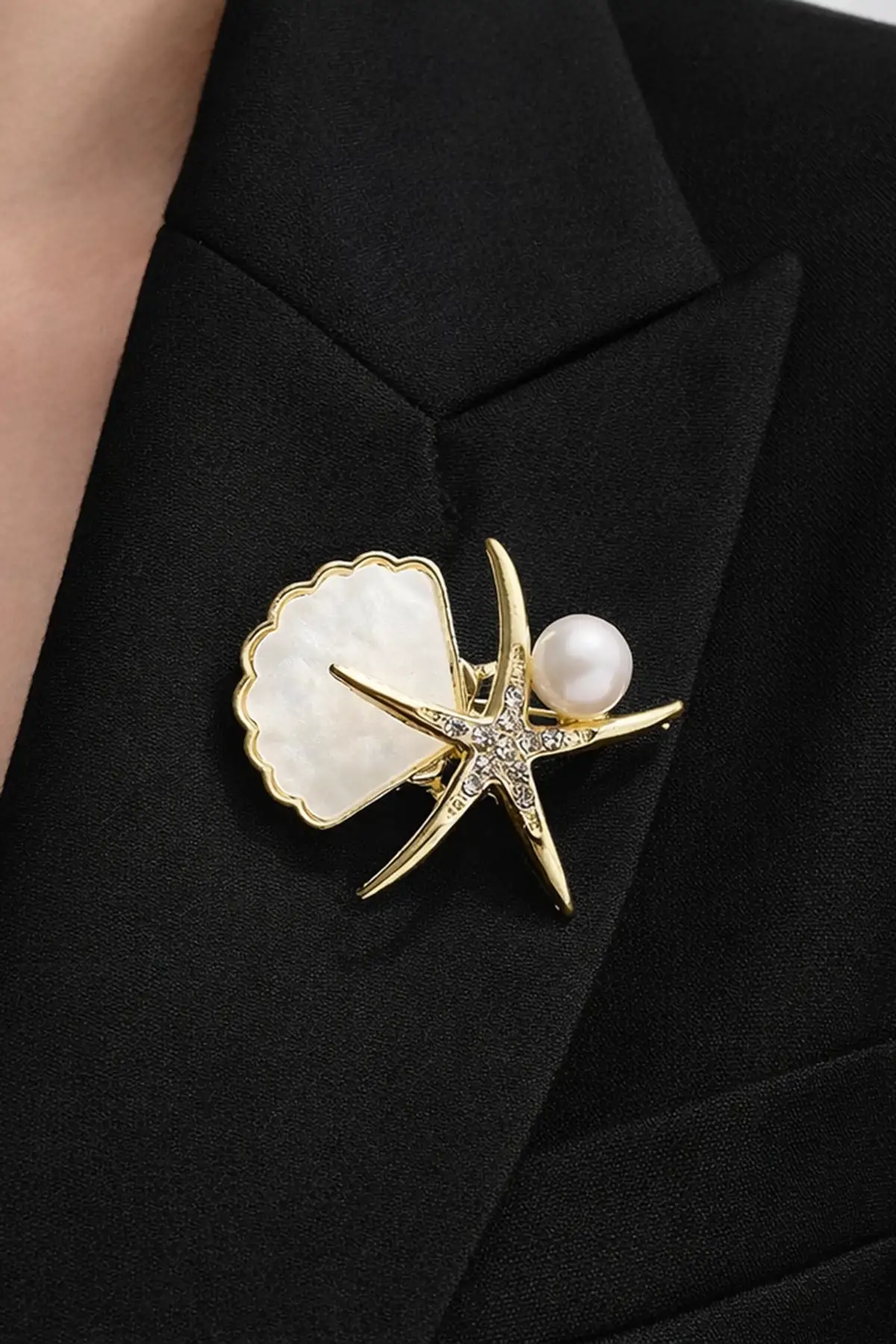 Deniz Yıldızı Figürlü Taşlı Broş