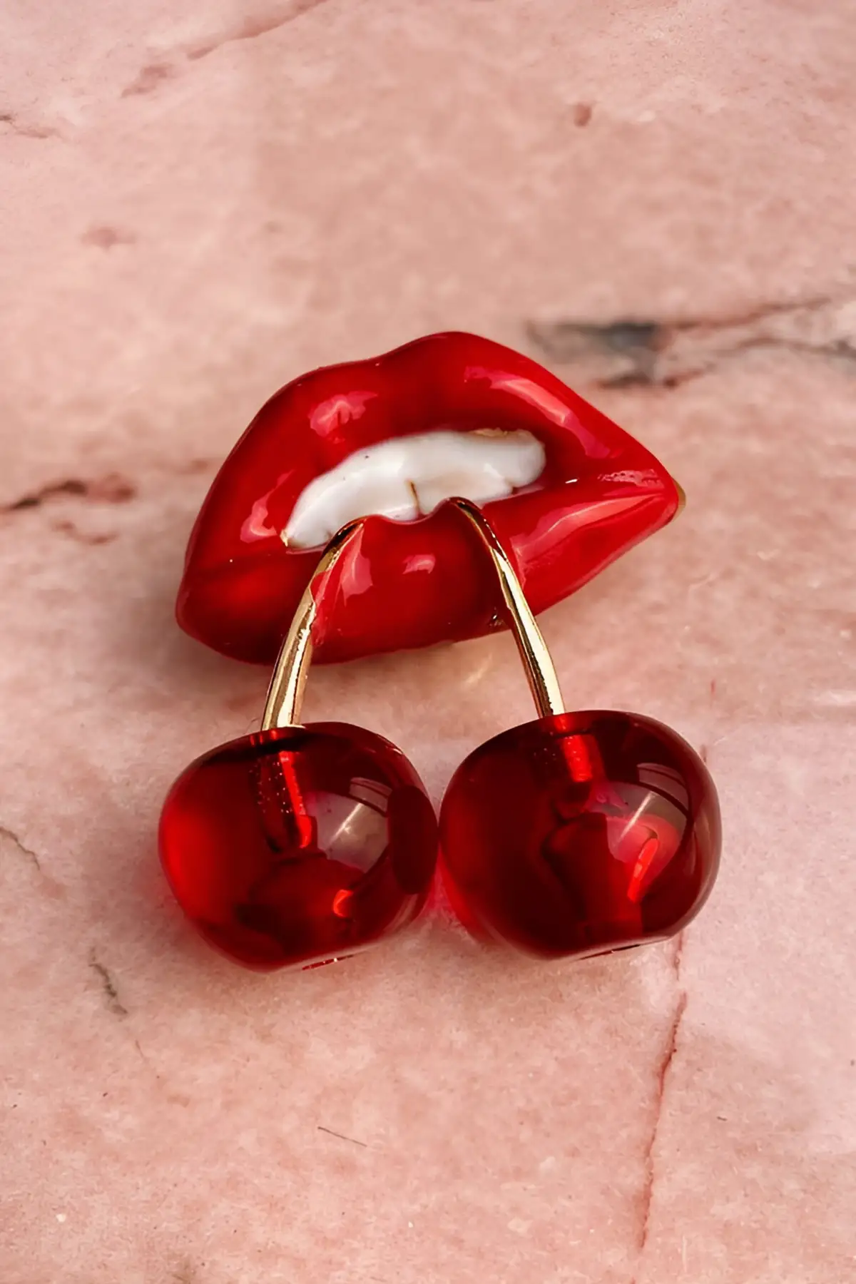 Dudak Ve Kiraz Figürlü Broş