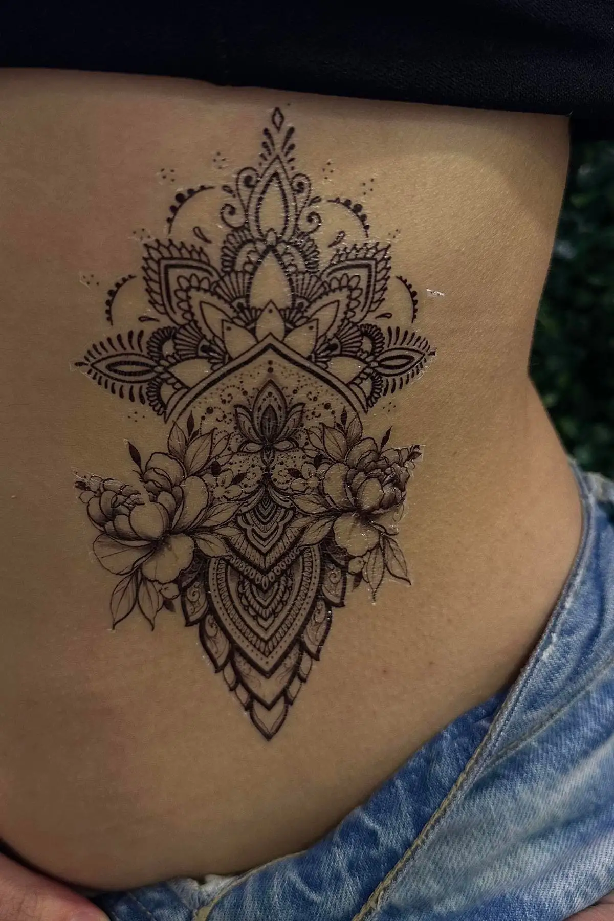 Geçici Çiçek Figürlü Dövme Tattoo