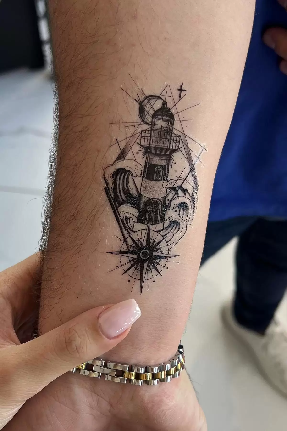 Geçici Deniz Feneri Ve Pusula Figürlü Dövme Tatto