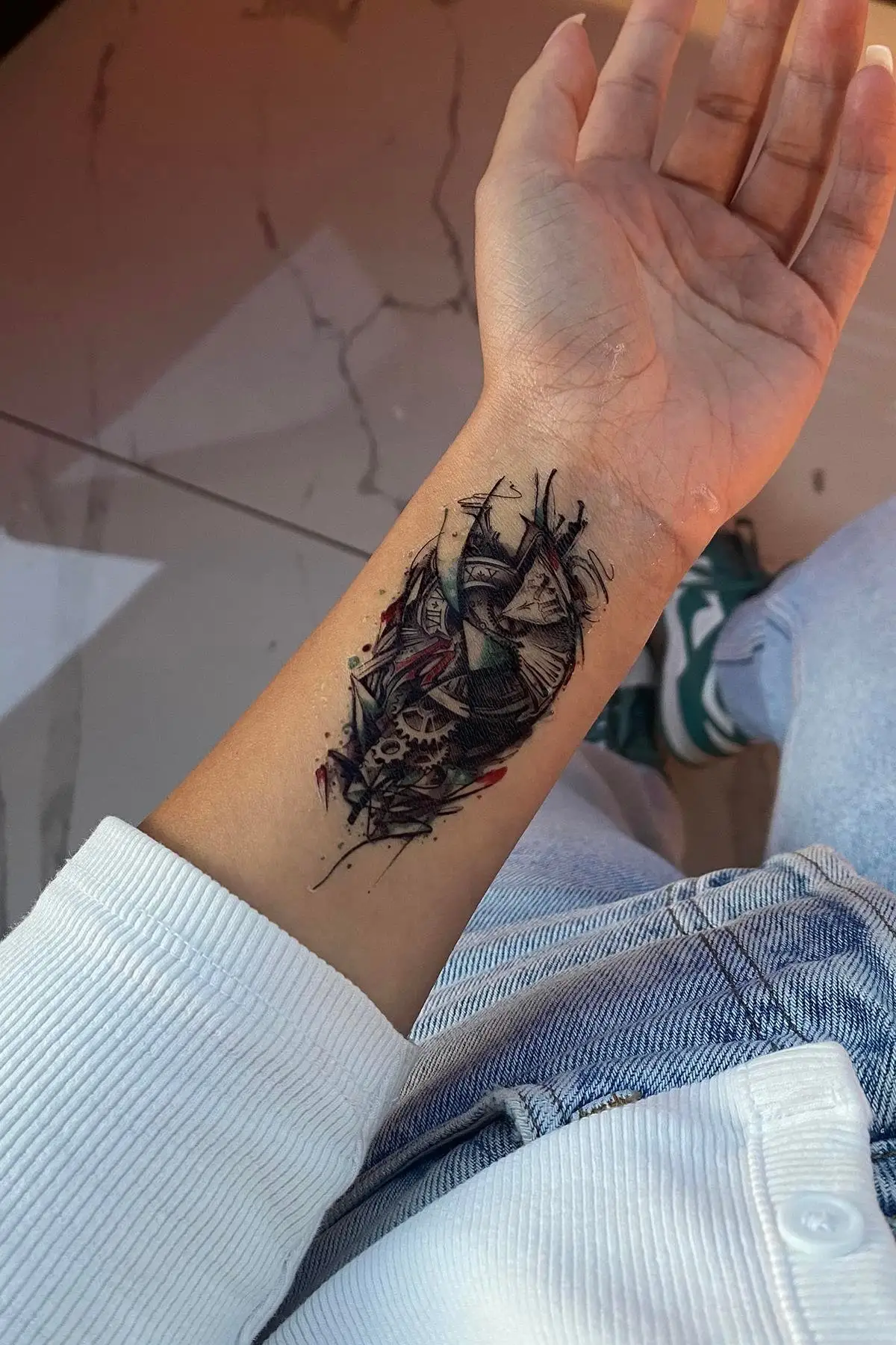 Geçici Gladyatör Ve Saat Figürlü Dövme Tatto