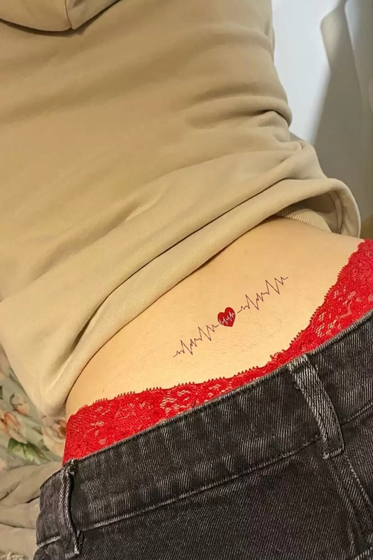 Geçici Kalp Ritim Dövme Tattoo