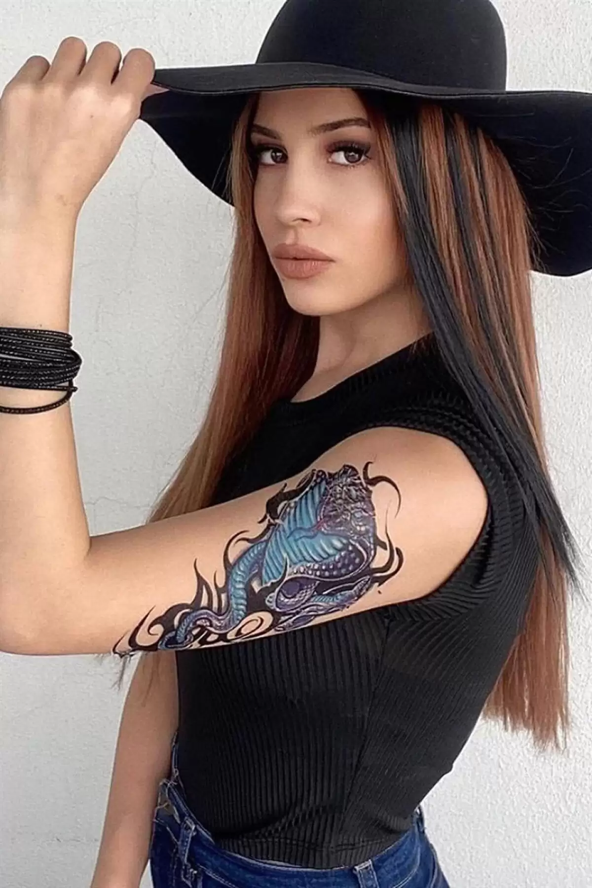 Geçici Kadın Modelli Dövme Tattoo