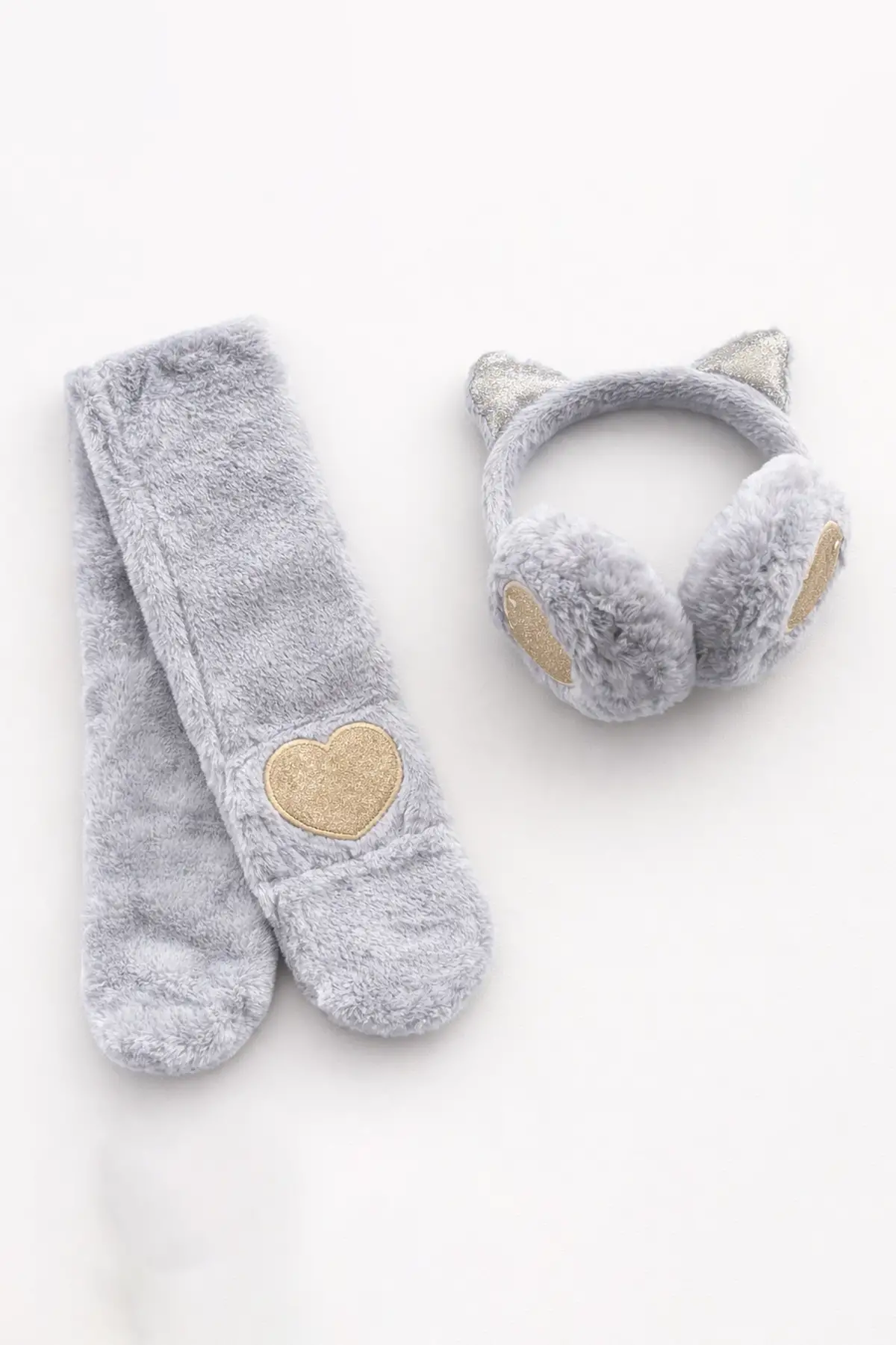 Gri Renk Kalp Detaylı Peluş Atkı Ve Kulaklık Set