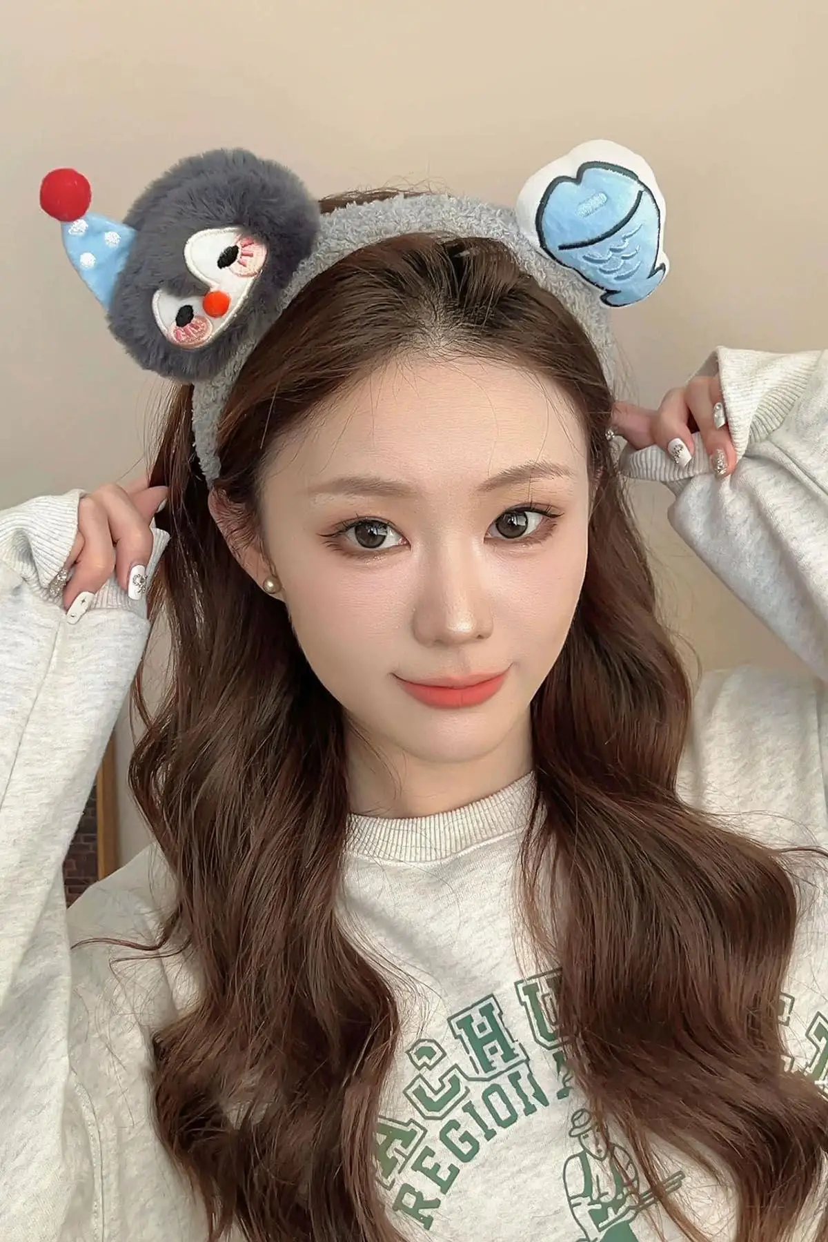 Gri Renk Penguen Ve Balık Detaylı Peluş Taç