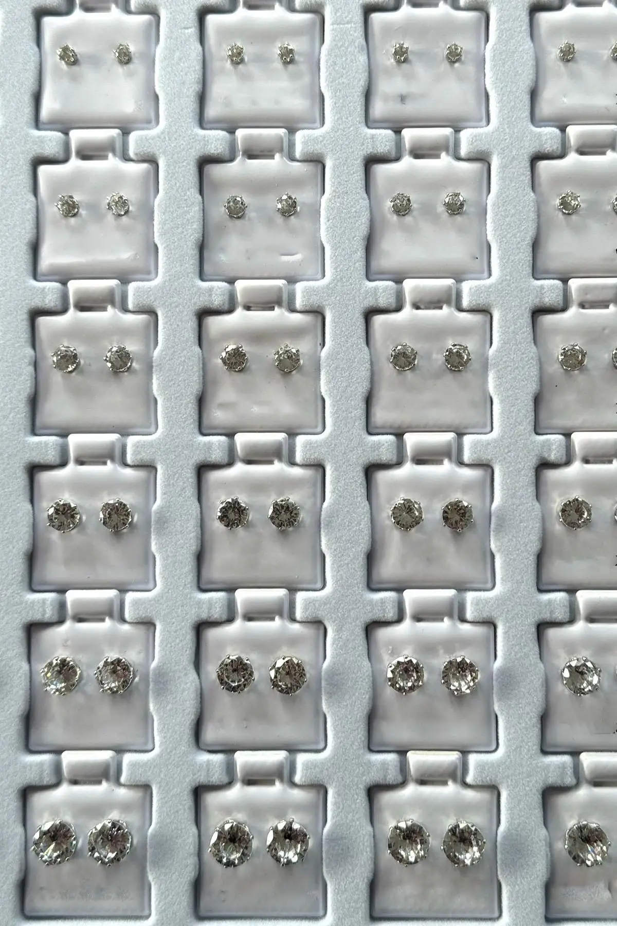 Gümüş Renk 36lı Taş Detaylı Küpe Set