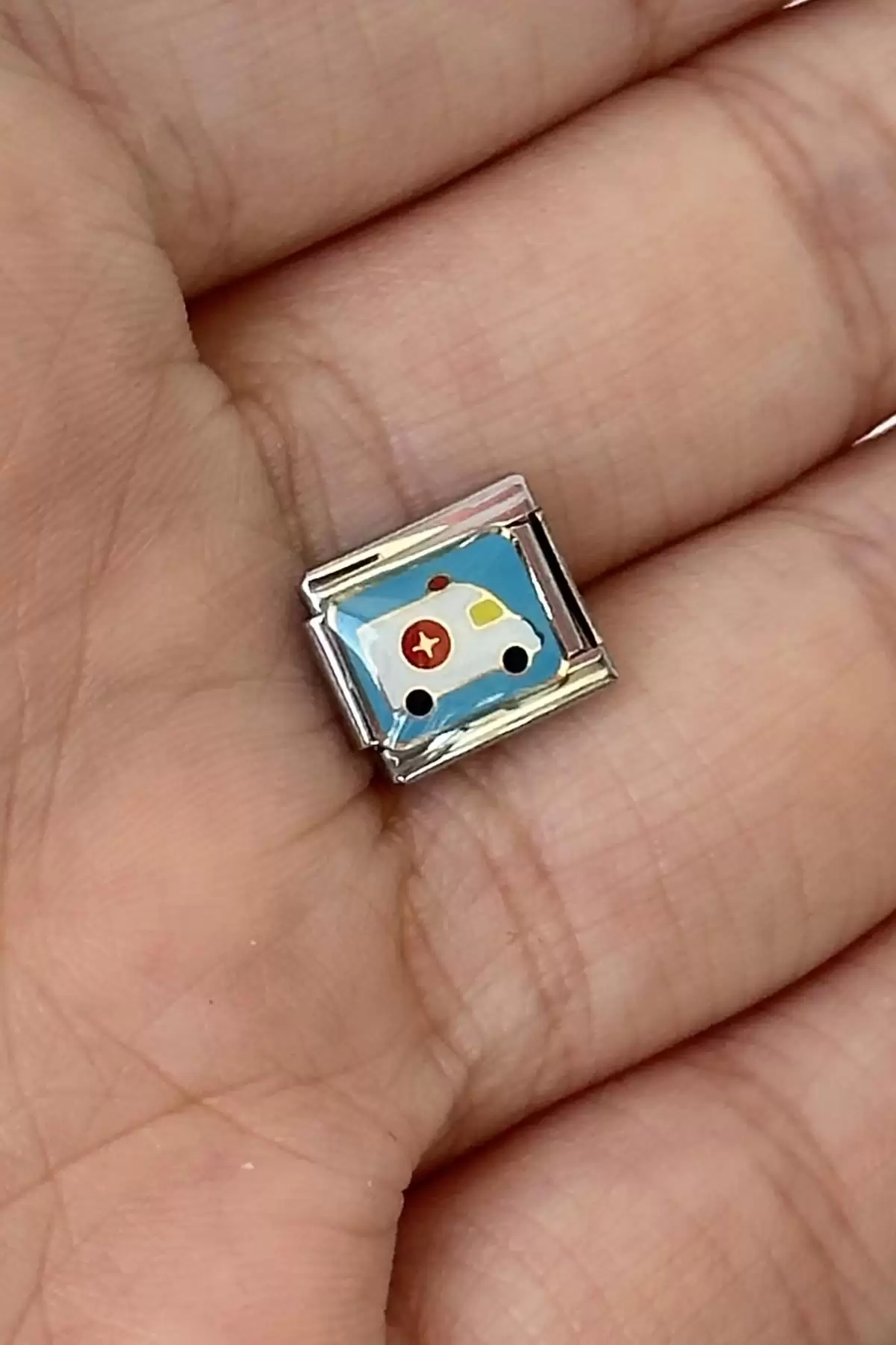 Gümüş Renk Ambulans Figürlü Çelik Nomination Charm (Tek)
