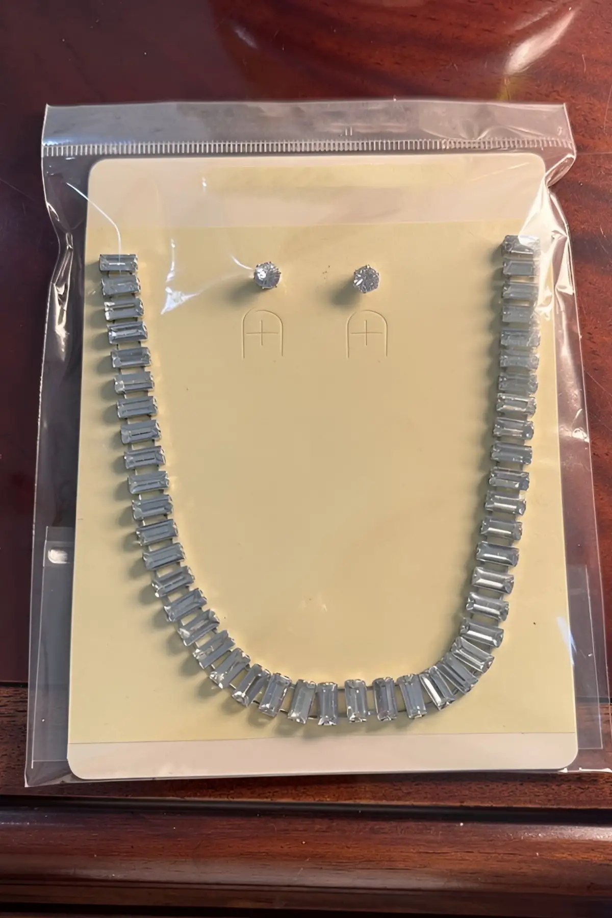 Gümüş Renk Baget Taş Detaylı Abiye Set