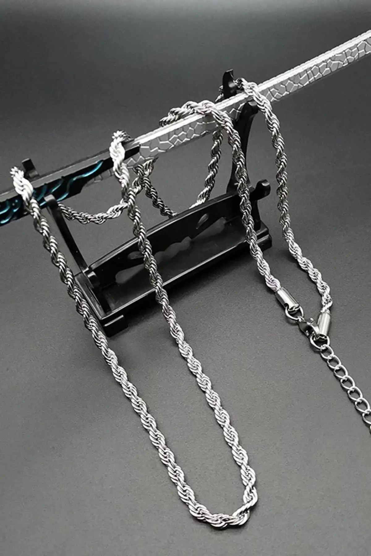 Gümüş Renk Burgu Detaylı Erkek Zincir Çelik Kolye (60cm)