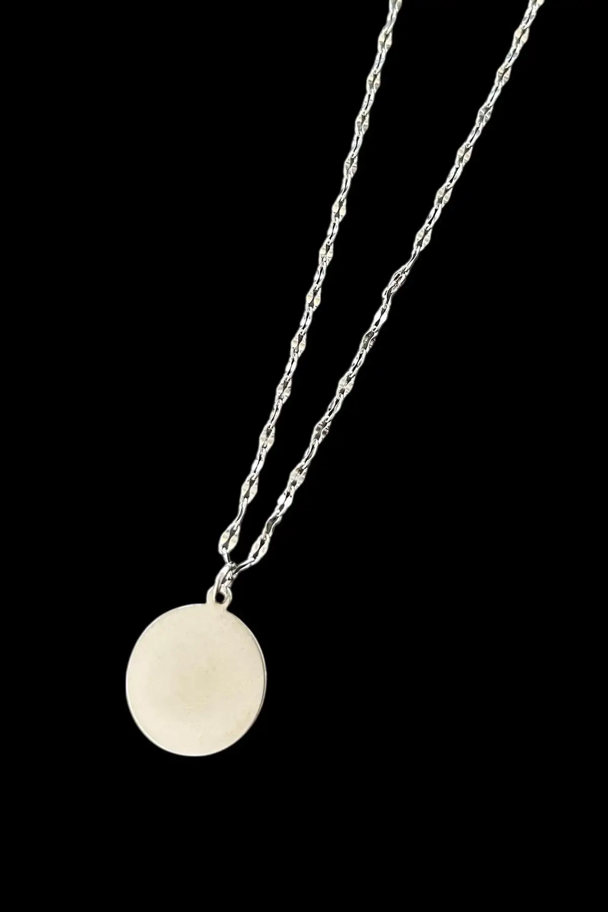 Gümüş Renk Çelik Kolye