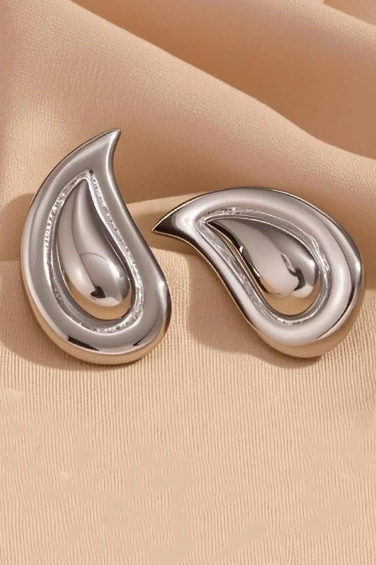 Gümüş Renk Çelik Küpe (Çift)