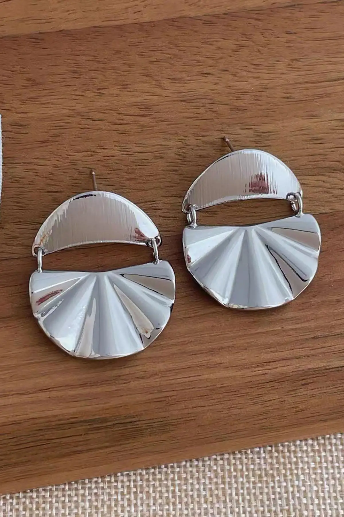 Gümüş Renk Çelik Küpe (Çift)