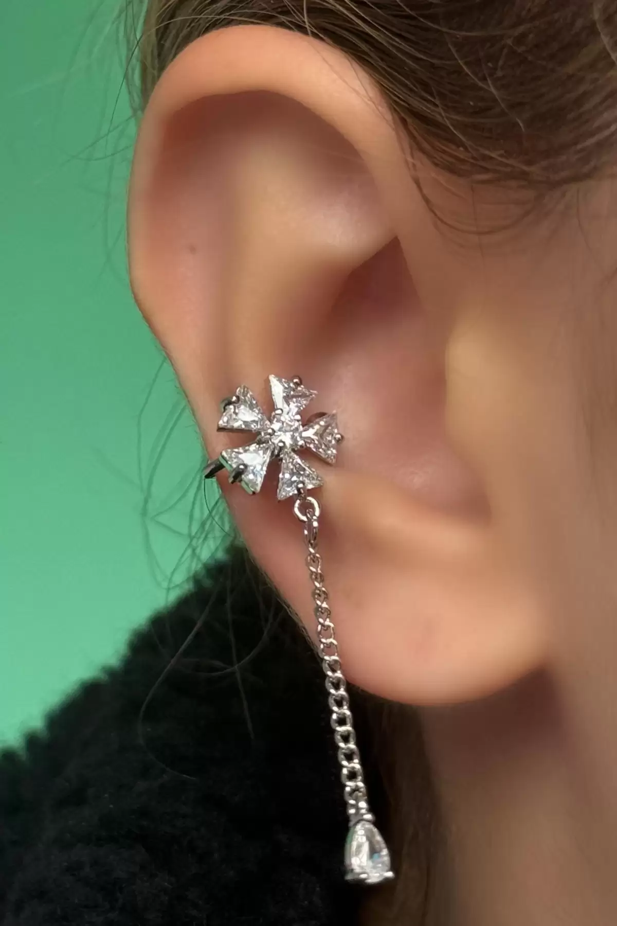 Gümüş Renk Çiçek Figürlü Taş Detaylı Ear Cuff Küpe (Tek)