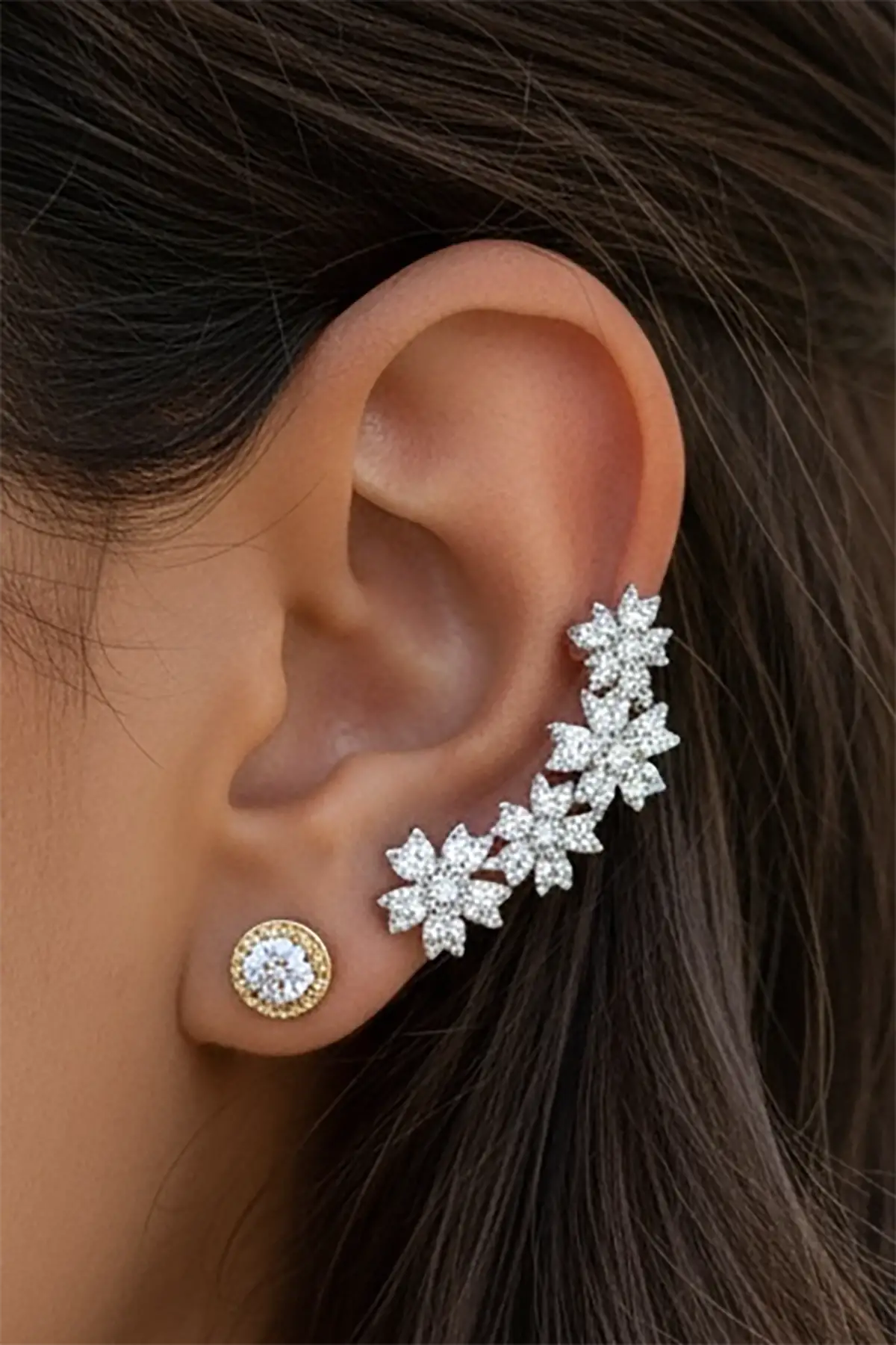 Gümüş Renk Çiçek Figürlü Taş Detaylı Ear Cuff (Tek)