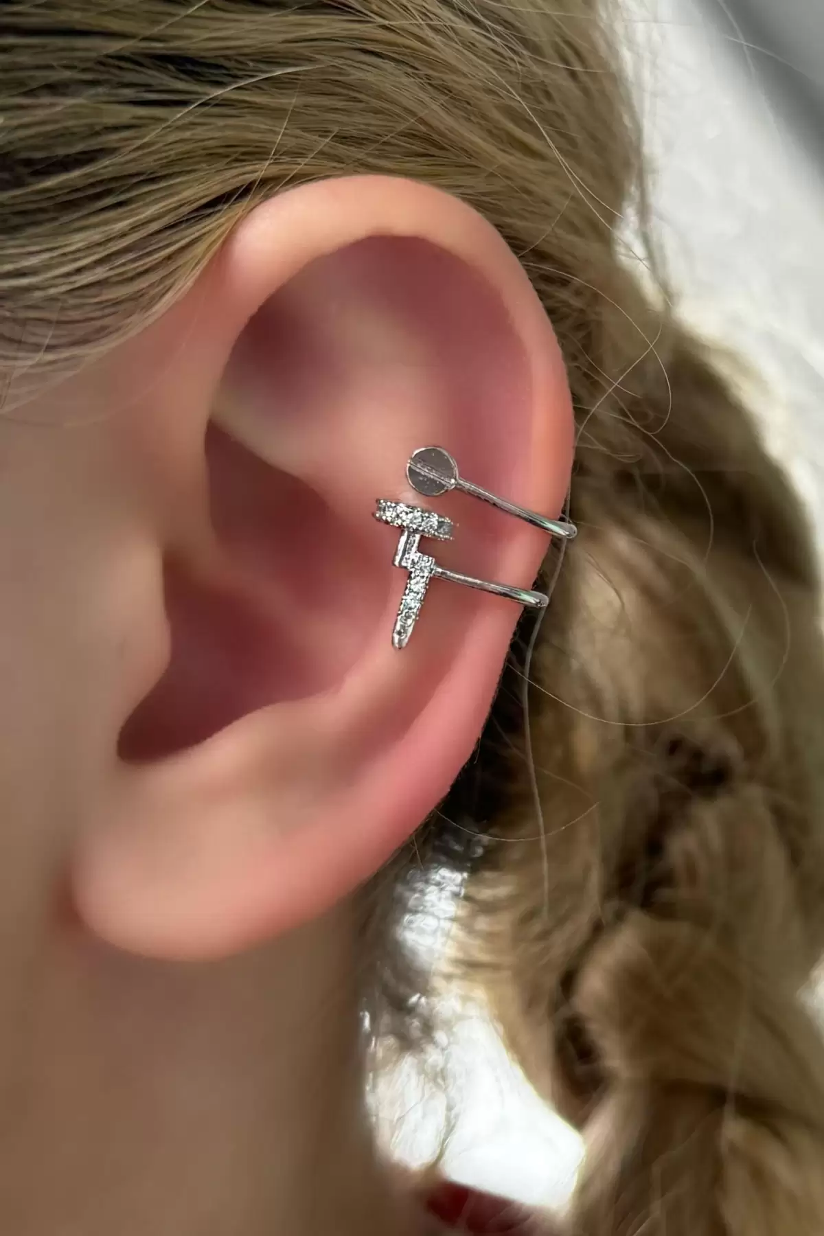 Gümüş Renk Çivi Detaylı Ear Cuff (Tek)