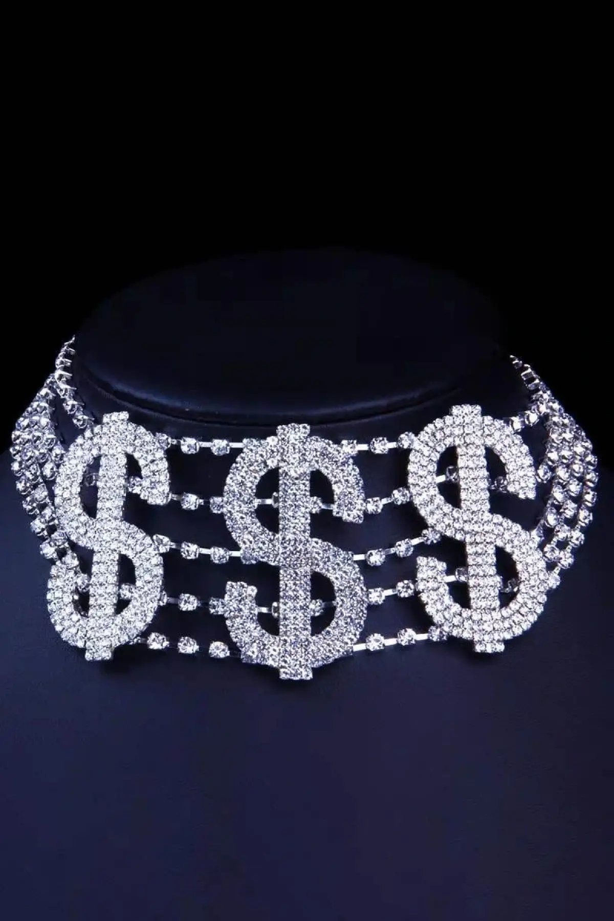 Gümüş Renk Dolar Figürlü Choker Kolye