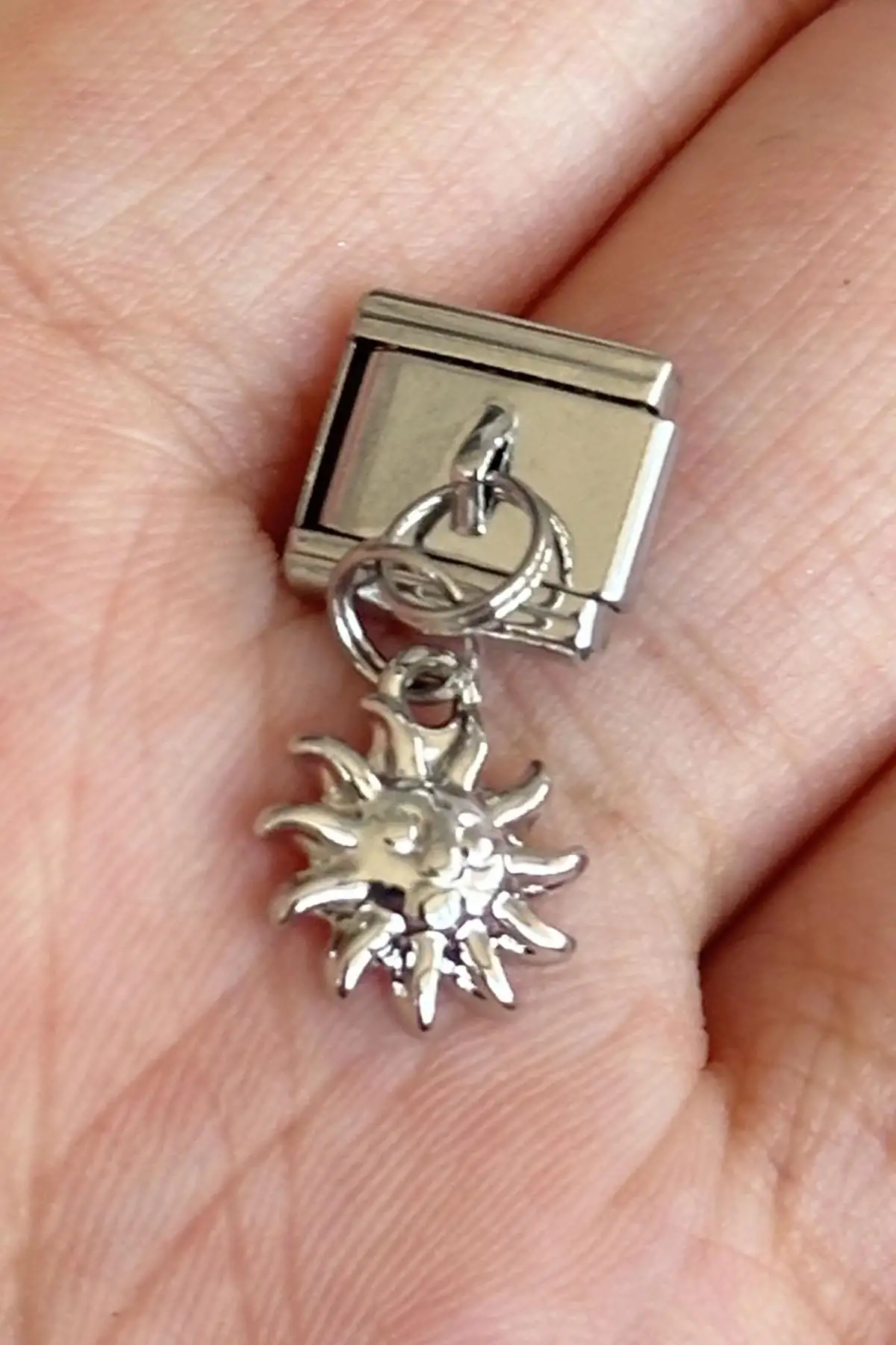 Gümüş Renk Güneş Figürlü Çelik Nomination Charm (Tek)