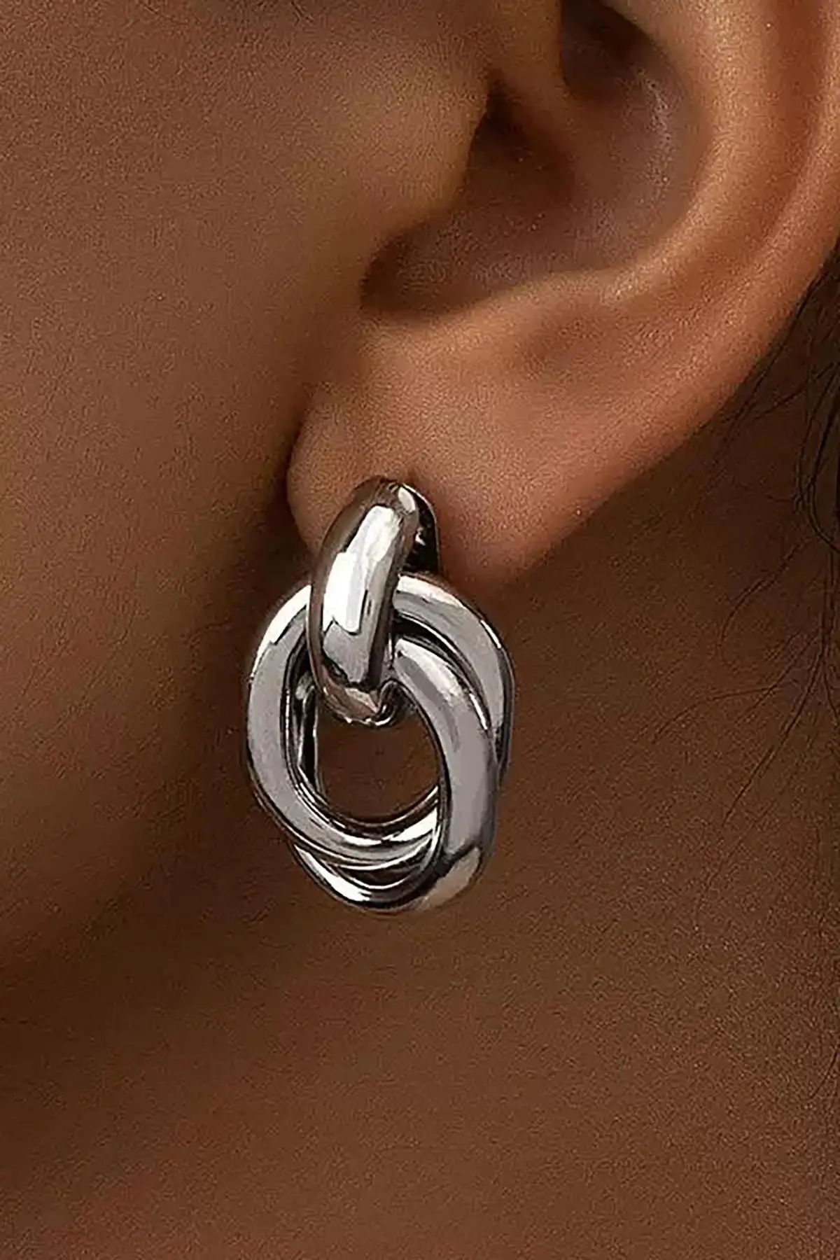 Gümüş Renk Halka Detaylı Çelik Küpe (Çift)