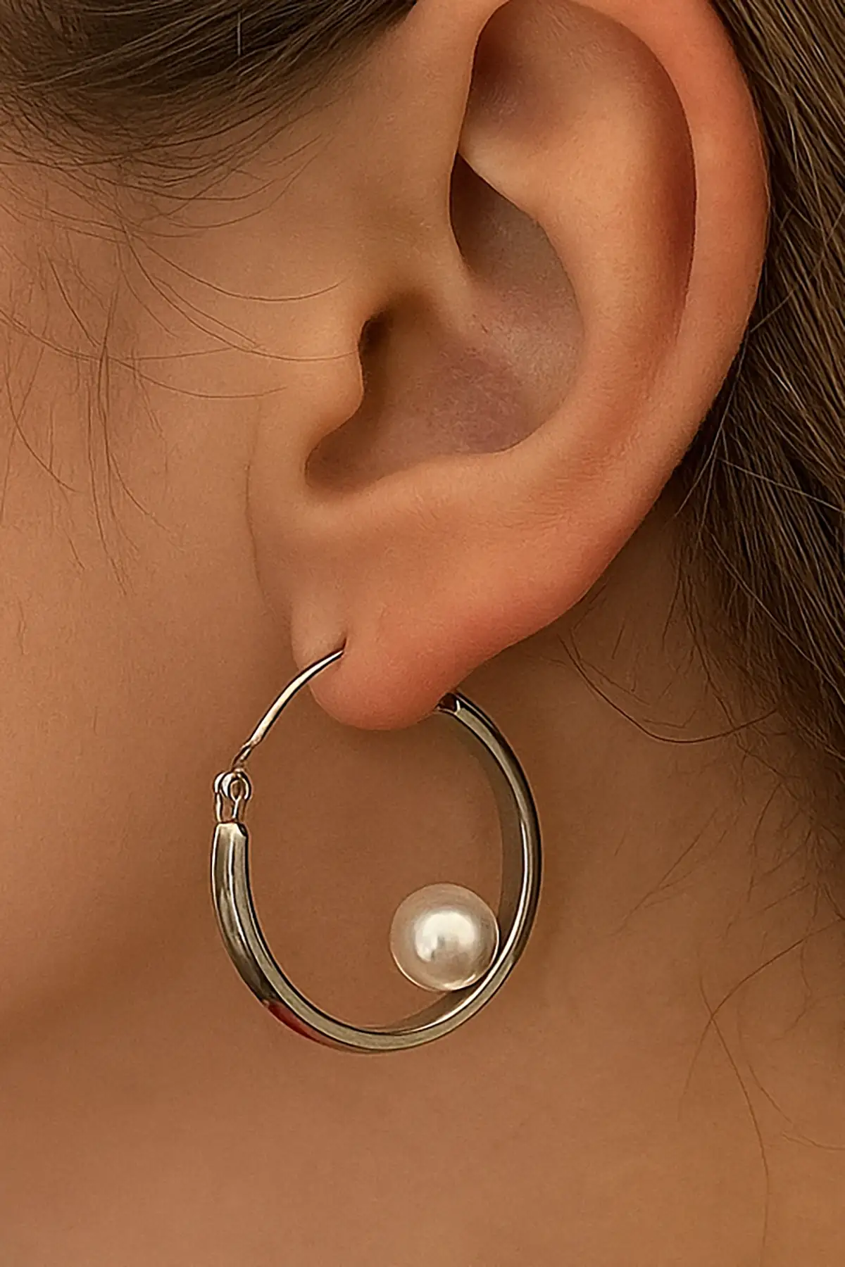 Gümüş Renk İnci Detaylı Çelik Halka  Küpe (Çift)