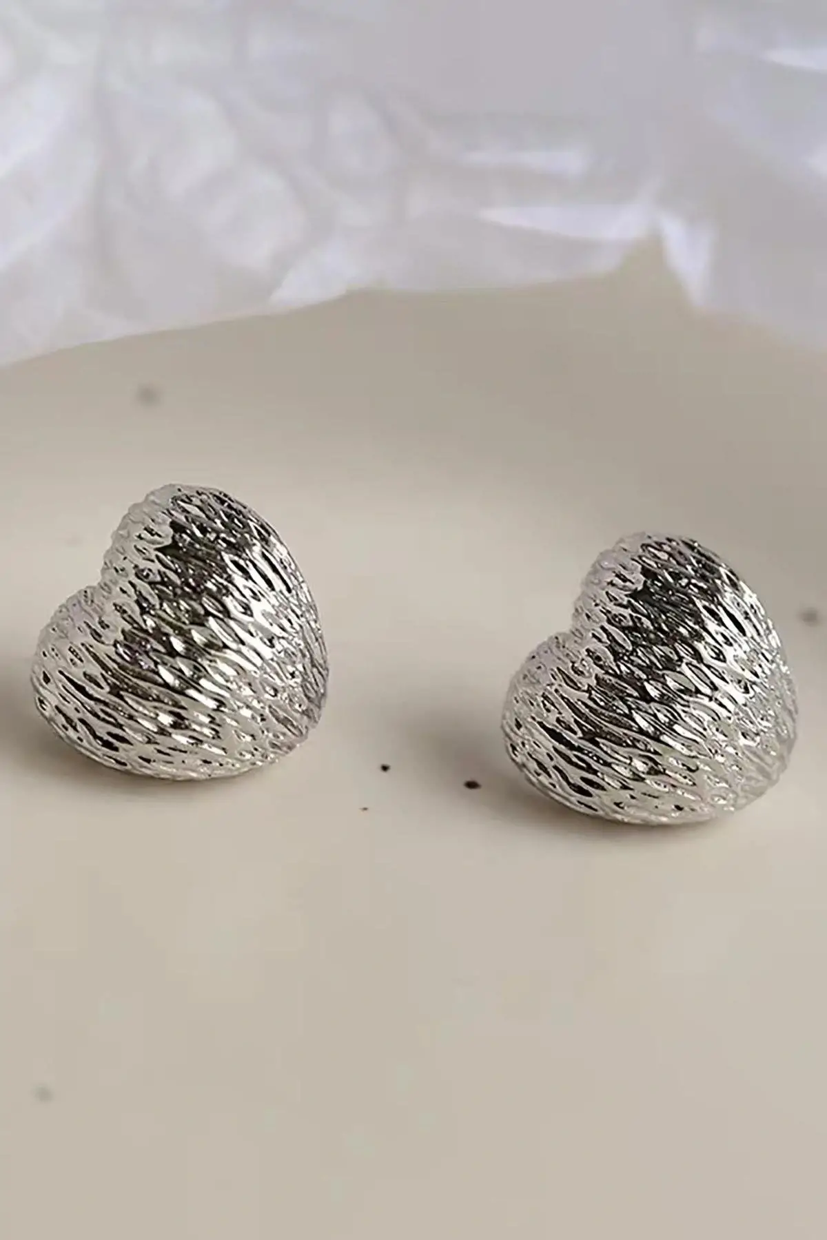 Gümüş Renk Kalp Figürlü Çelik Küpe (Çift)