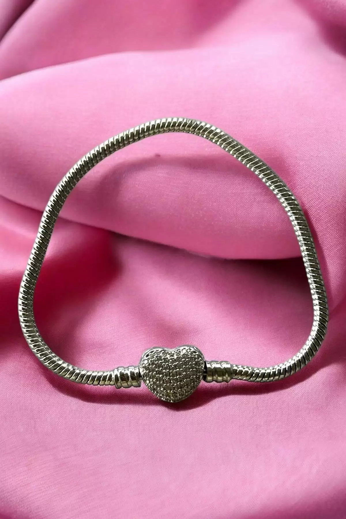 Gümüş Renk Kalp Figürlü Charm Takılabilir Pandora Bileklik